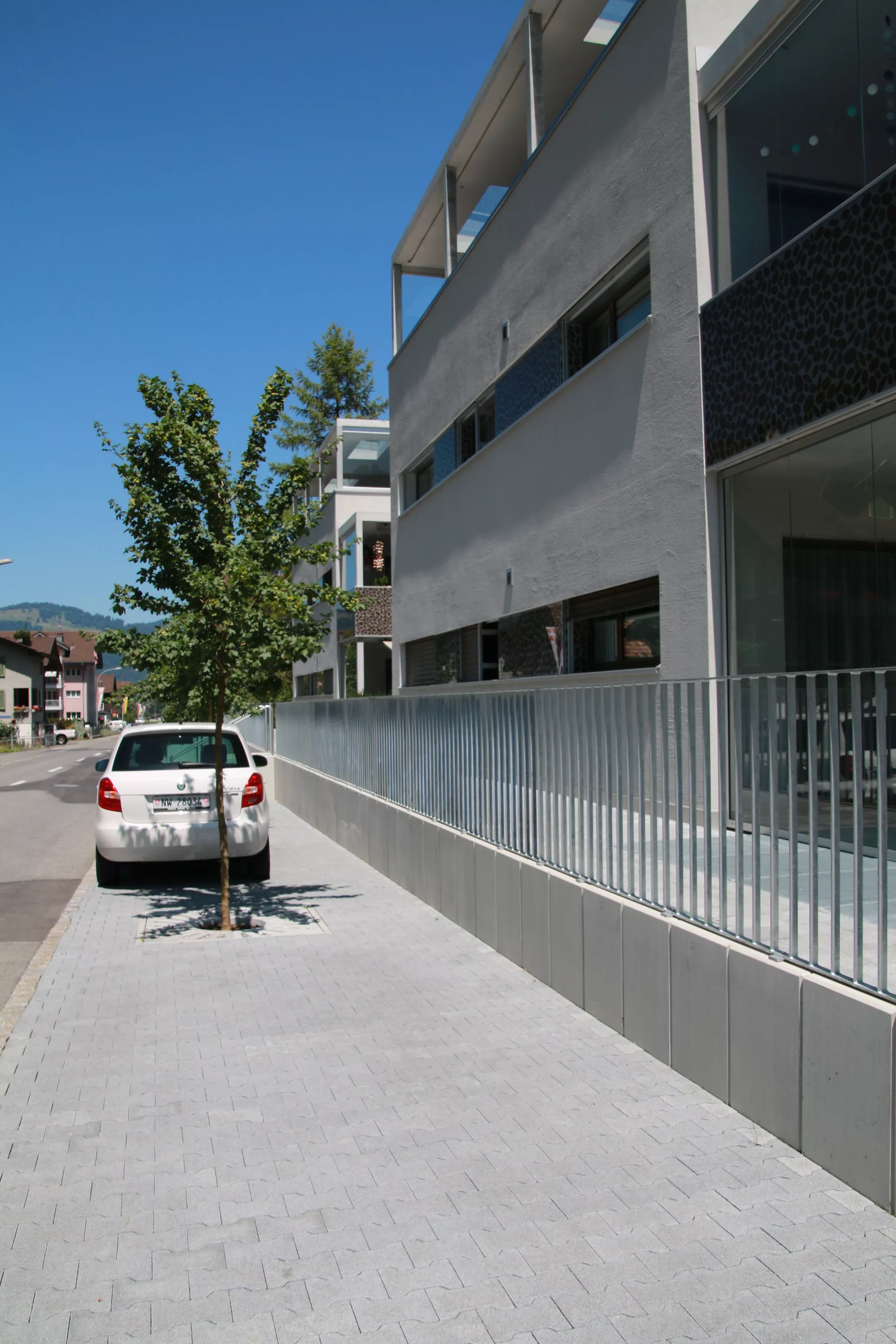 EXACTA Winkelplatte Typ 1 grau glatt gefast bewehrt L 99 cm B 60 cm H 105 cm W 12 cm