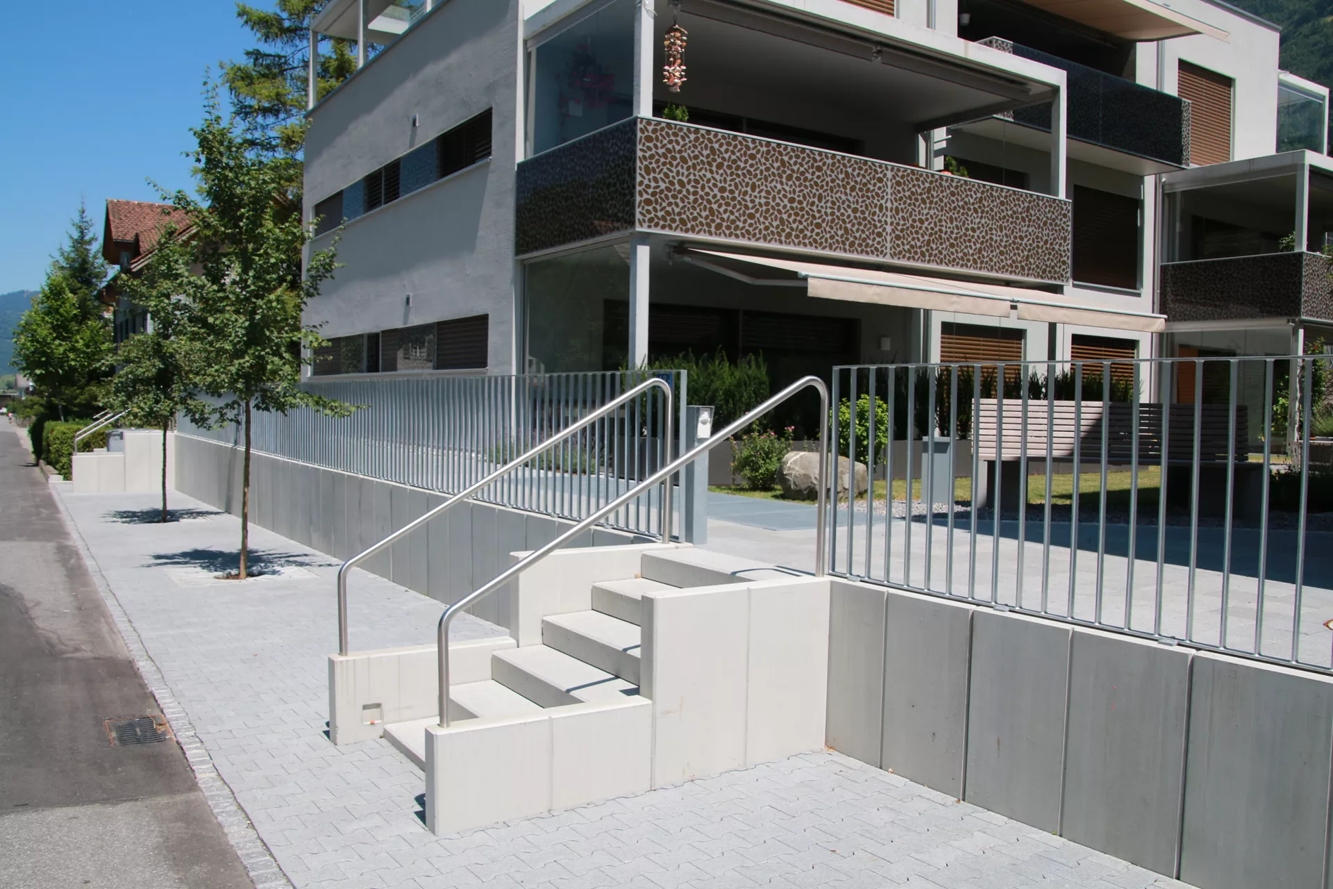 EXACTA Winkelplatte Typ 1 grau glatt gefast bewehrt L 99 cm B 60 cm H 105 cm W 12 cm