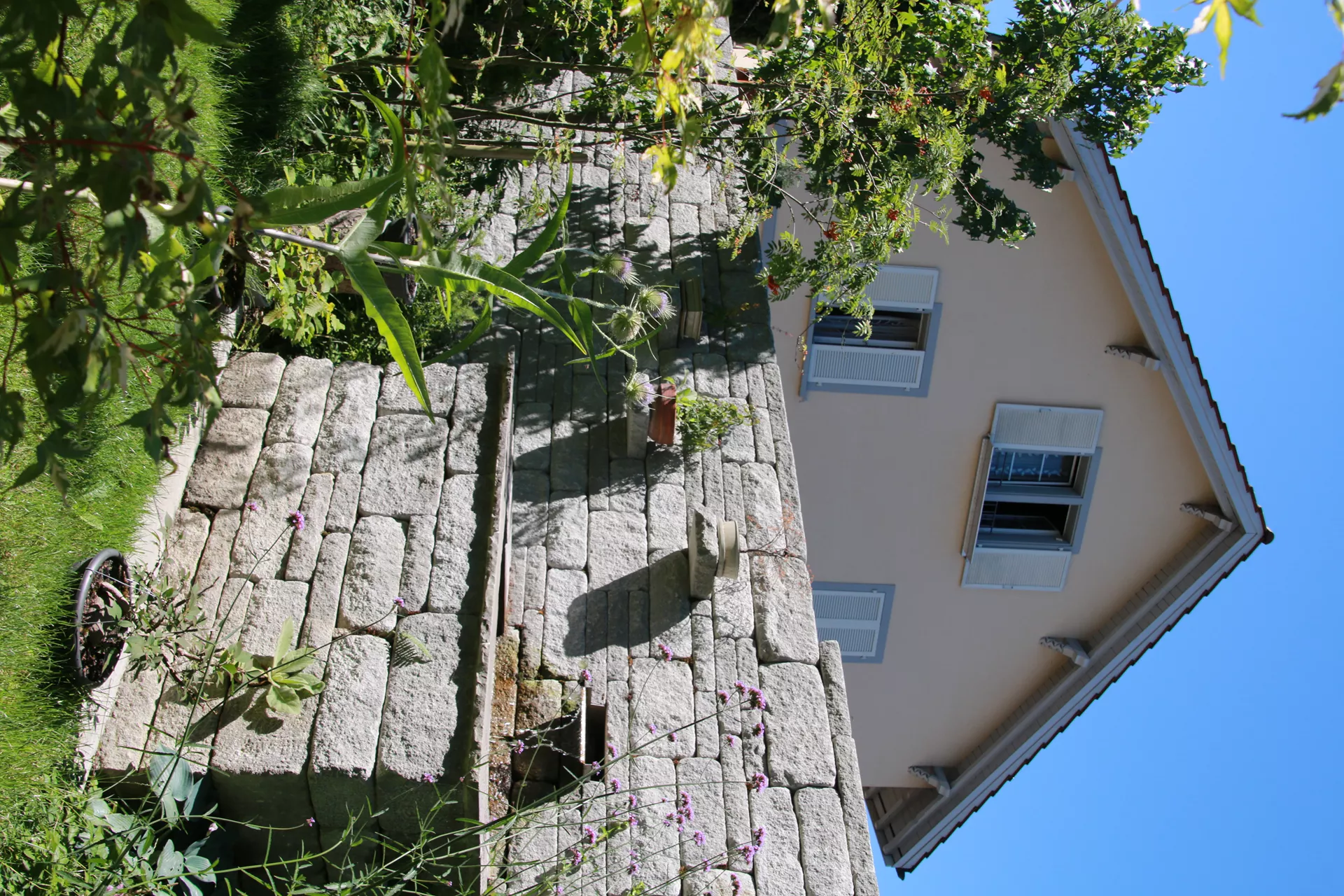 SANTURO Landhausmauer Typ 2 2-seitig gespalten grau Kanten gebrochen L 30-50 cm B 25 cm H 15 cm