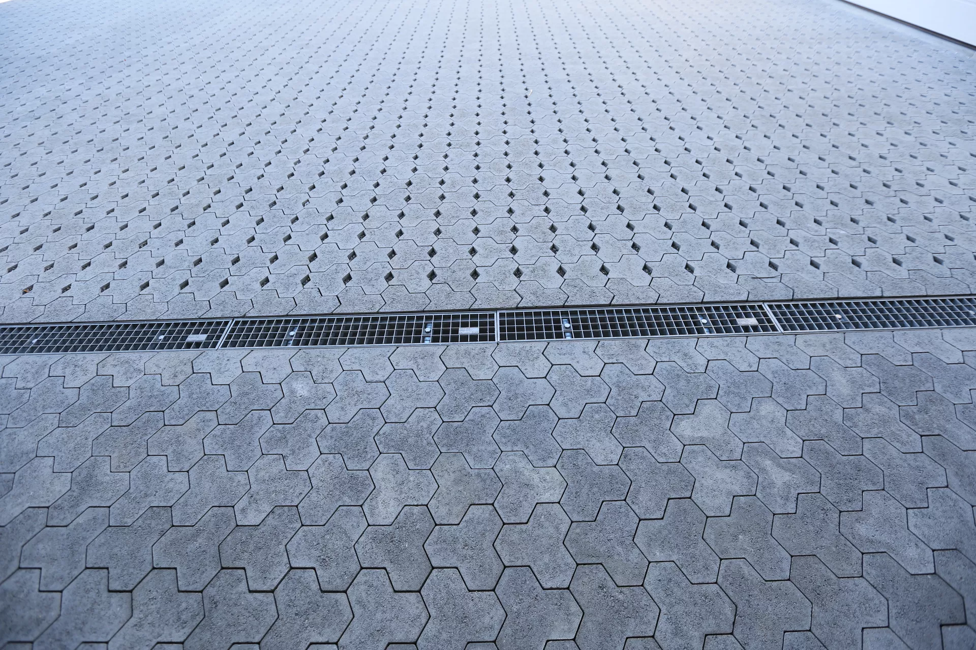 TEGULA SPLITT Ökostein mit Nocken Normalstein grau Kanten gebrochen L 23.2 cm B 17.2 cm H 7 cm