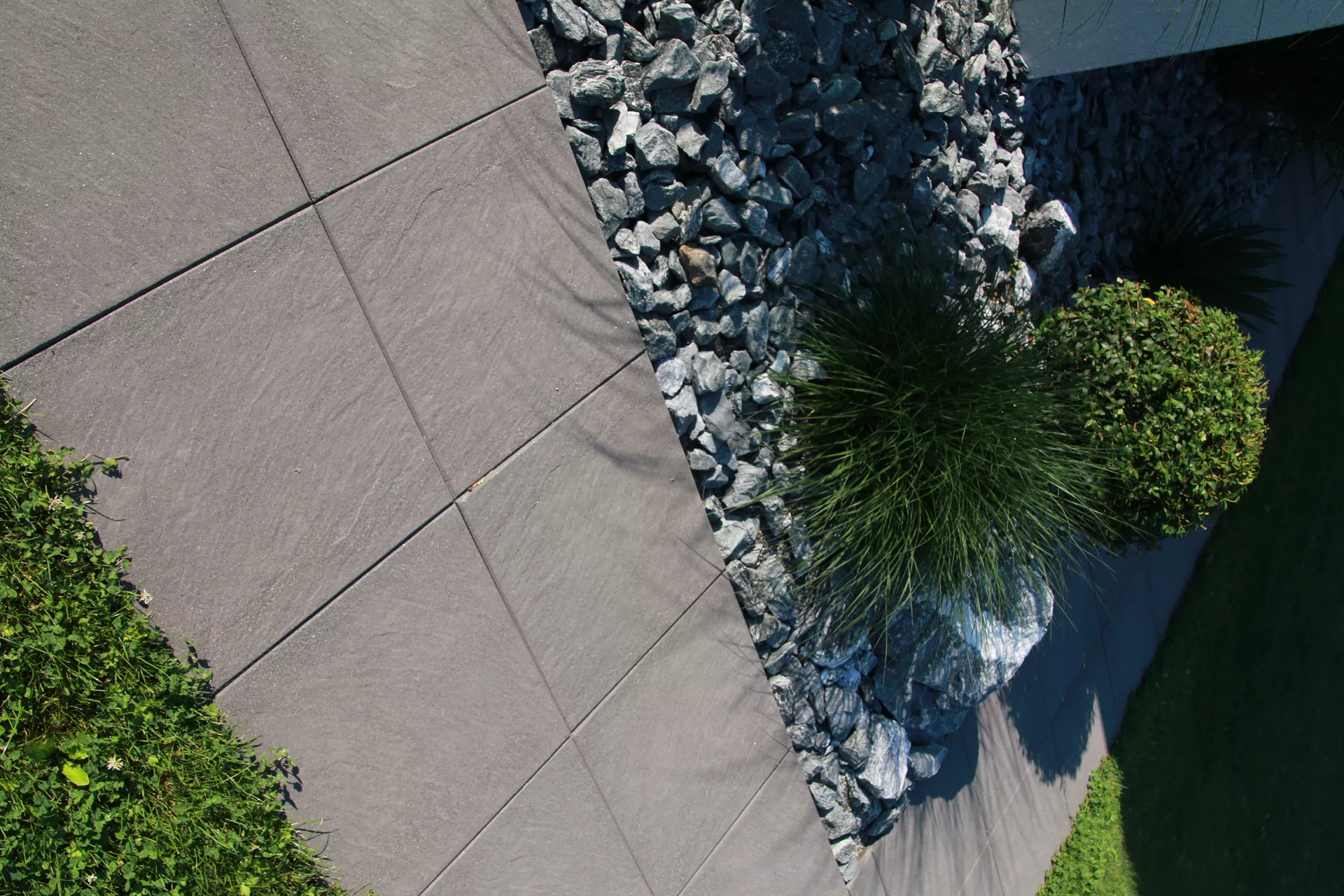 ESTRELLA Gehwegplatte schwarz strukturiert gestrahlt gefast L 50 cm B 50 cm H 4 cm