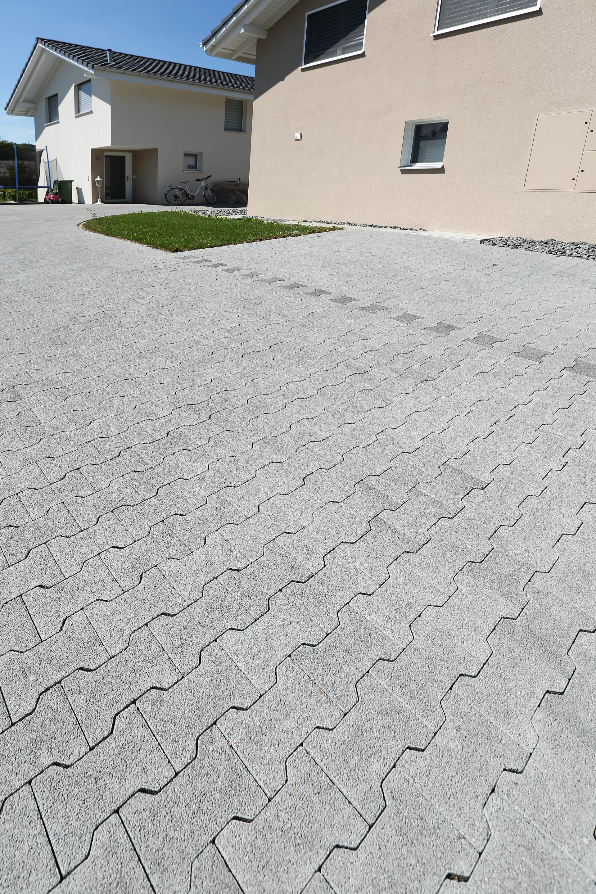 CARENA Sickerstein fino mit Nocken grau haufwerksporig gefast L 25 cm B 25 cm H 8 cm