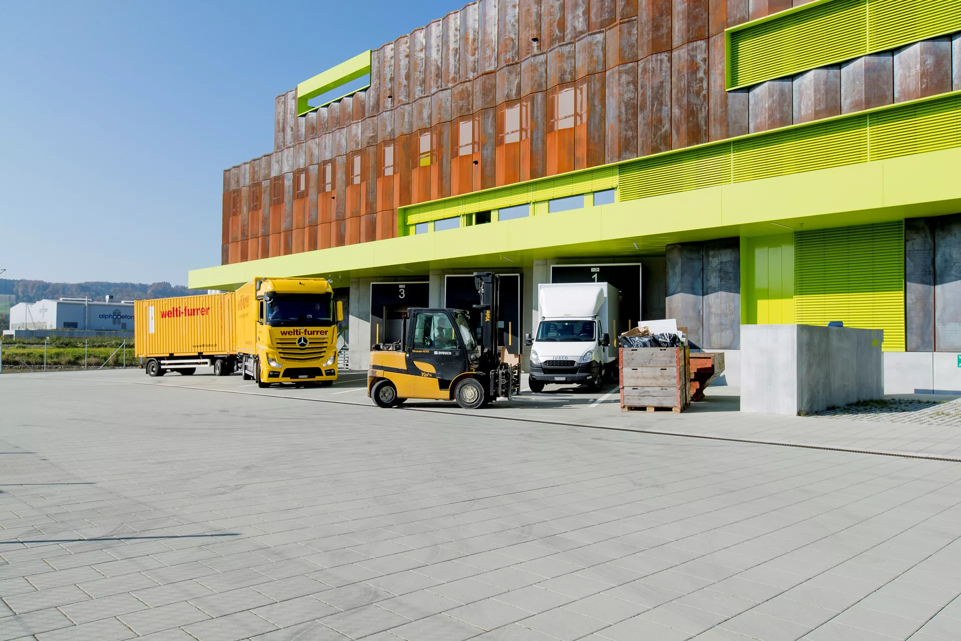 VS 5 Schwerlaststein mit Verschiebesicherung grau glatt gefast englisch palettiert L 30 cm B 30 cm H 12.8 cm