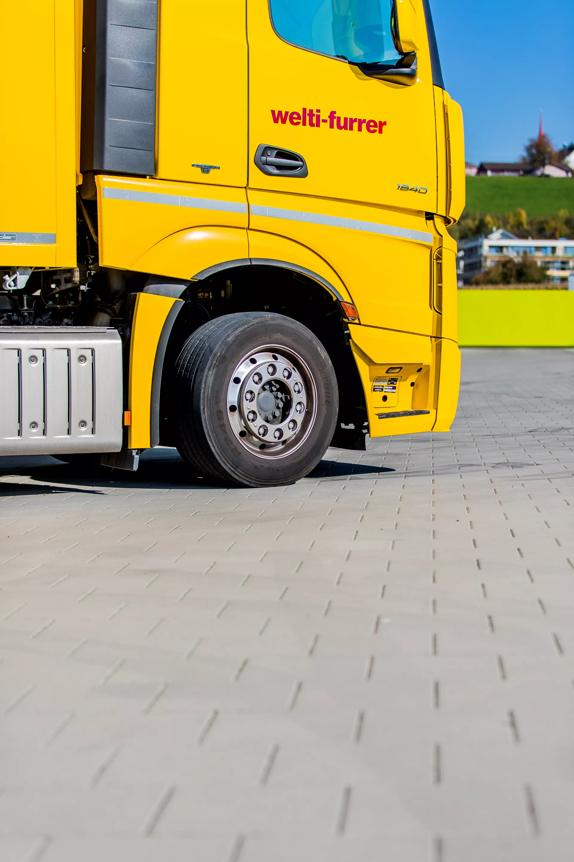 VS 5 Schwerlaststein mit Verschiebesicherung grau glatt gefast englisch palettiert L 30 cm B 30 cm H 12.8 cm