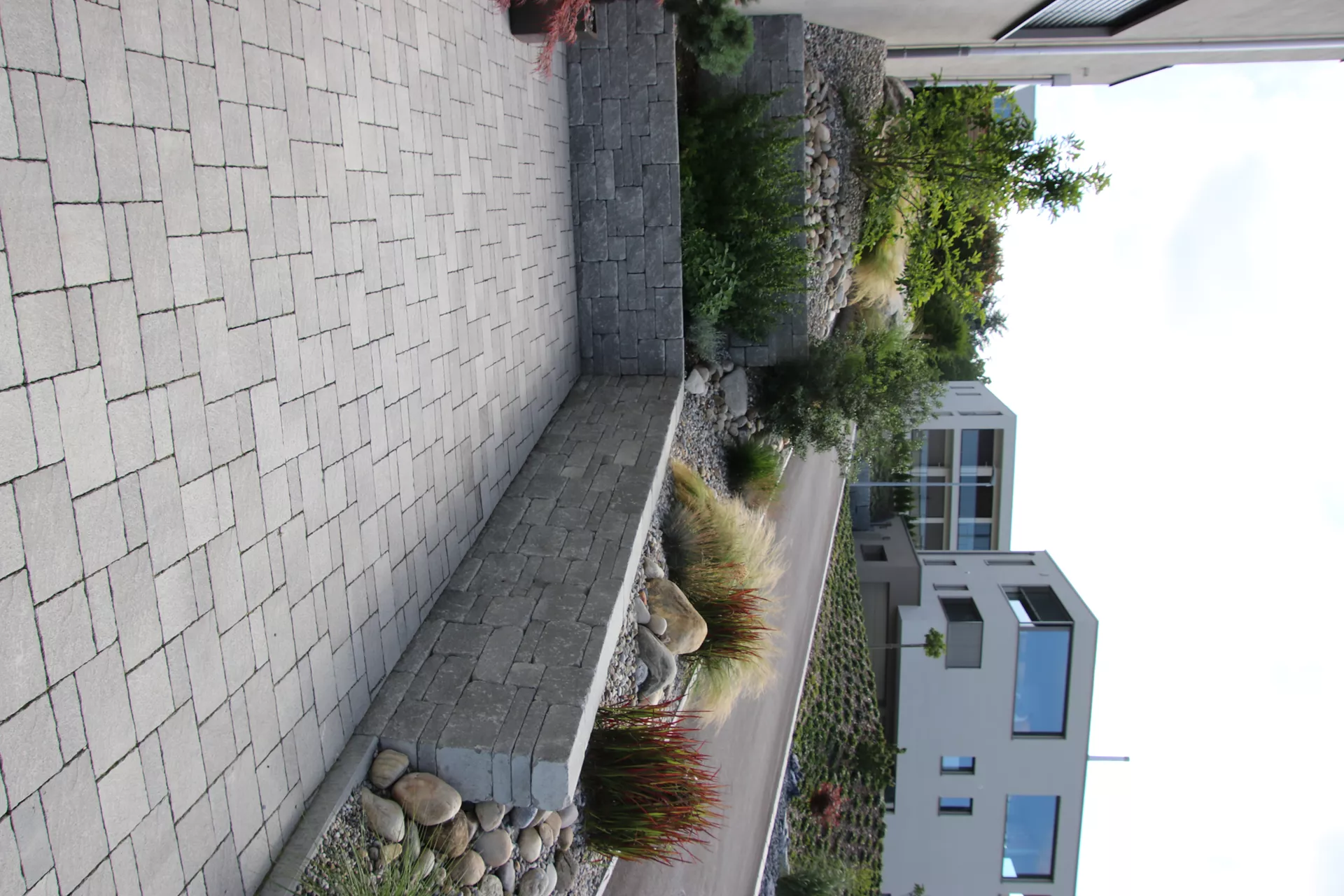 FRIEDA FORMATO Pflasterstein perlgrau strukturiert Kanten gebr. L 10, 20, 30 cm B 20 cm H 7 cm