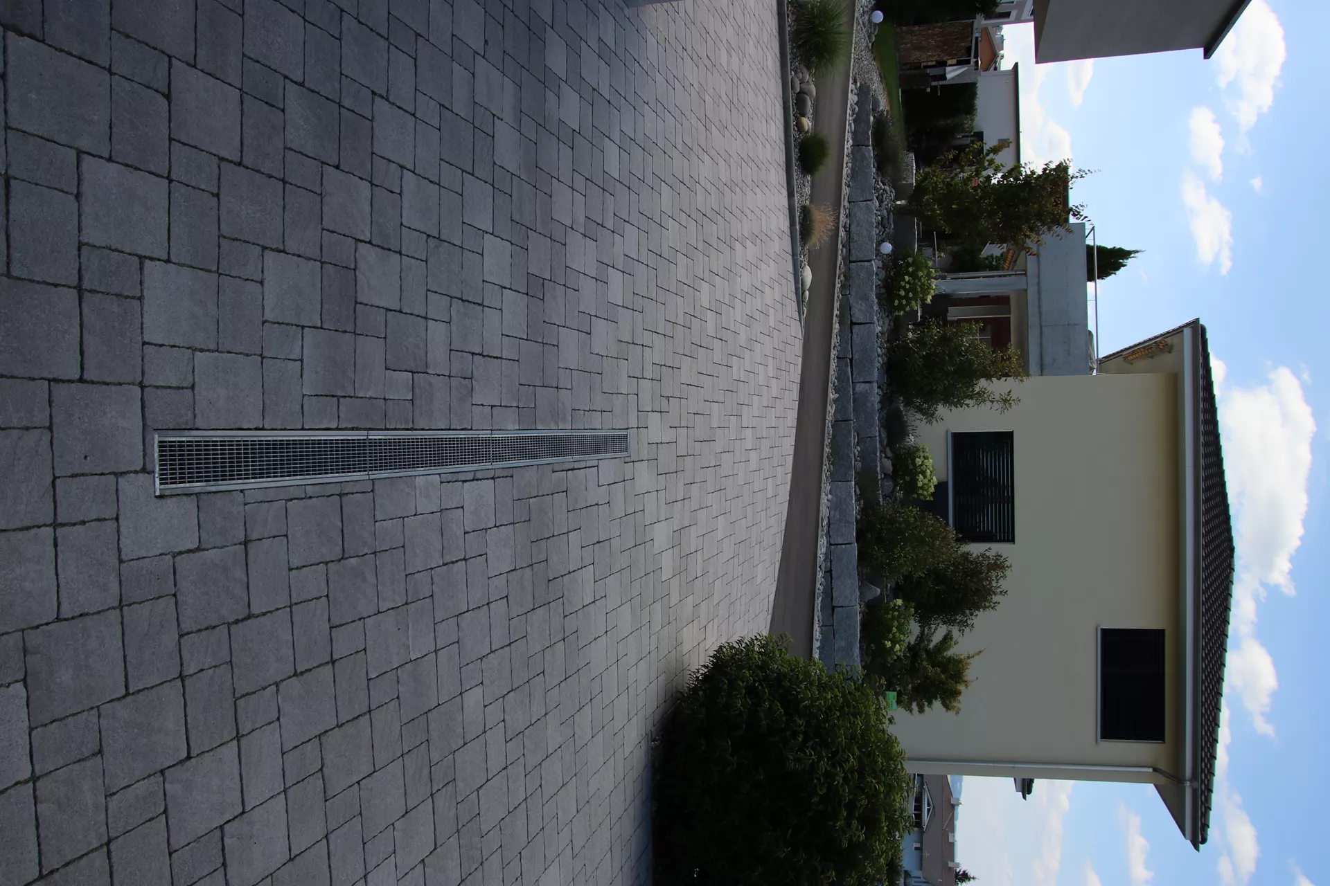 FRIEDA FORMATO Pflasterstein perlgrau strukturiert Kanten gebr. L 10, 20, 30 cm B 20 cm H 7 cm