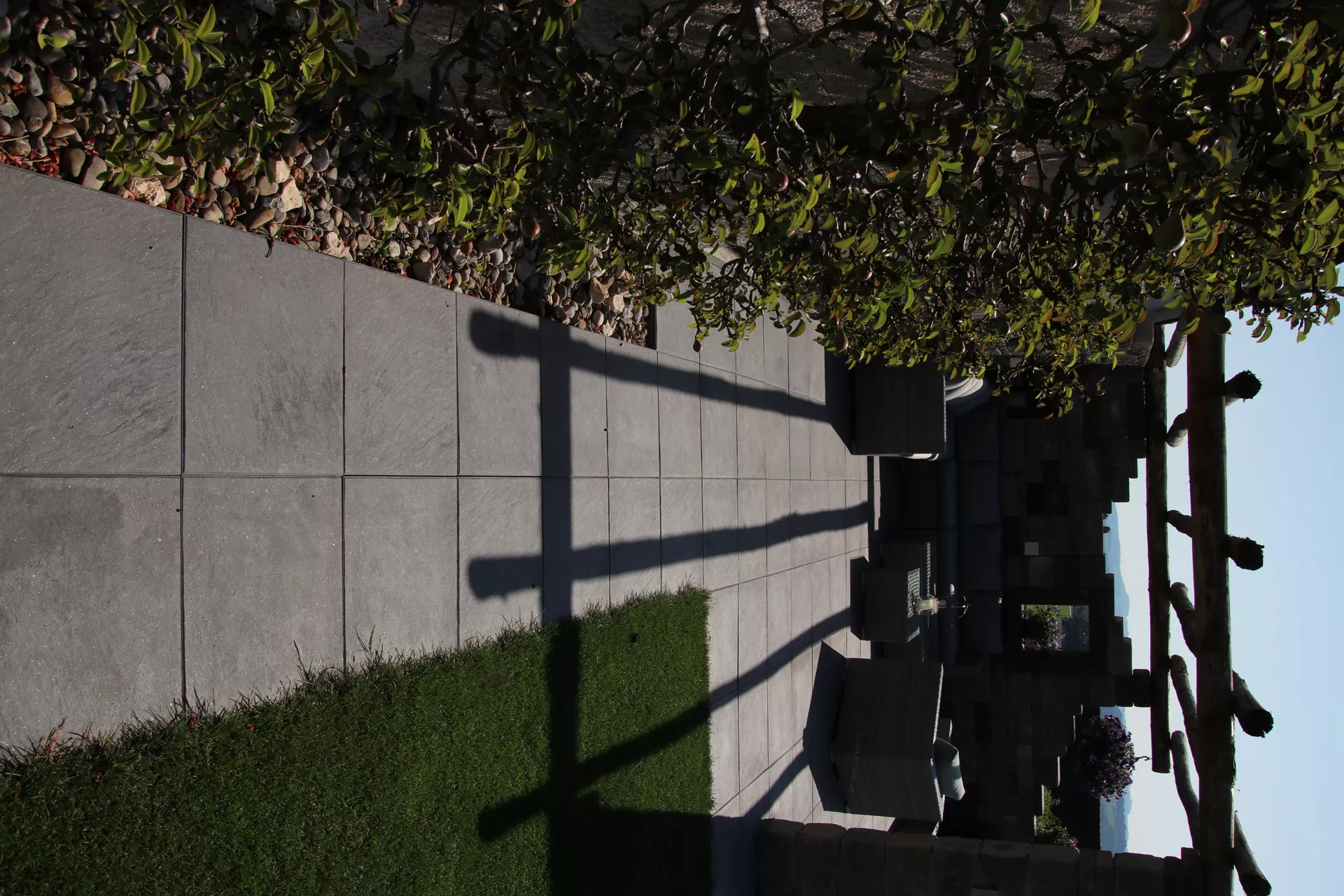 ESTRELLA Gehwegplatte schwarz strukturiert gestrahlt gefast L 50 cm B 50 cm H 4 cm