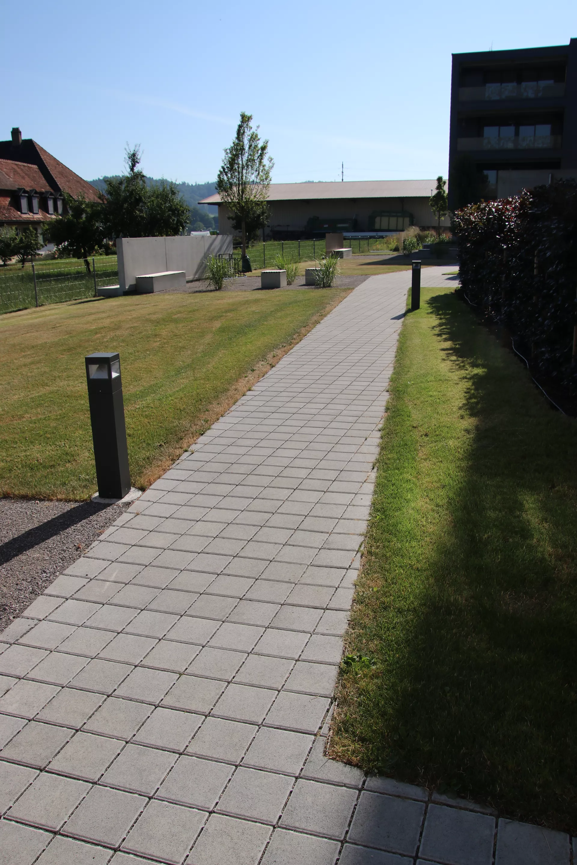 CLASSIC DRAIN Ökostein mit Nocken Normalstein grau glatt leicht gefast L 20 cm B 20 cm H 8 cm