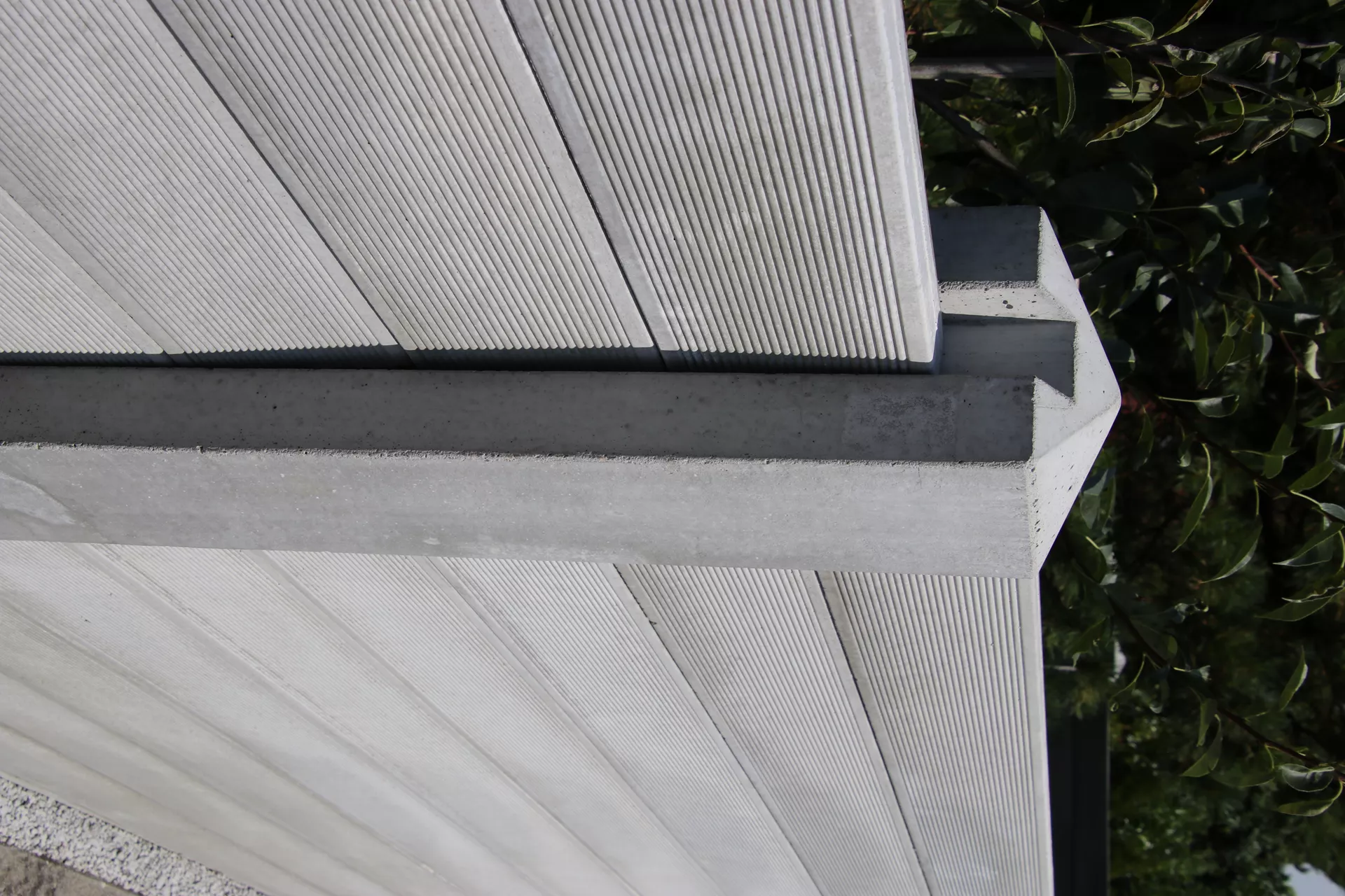 Betonbrett gegossen leicht bewehrt grau glatt vollkantig L 200 cm B 4 cm H 30 cm