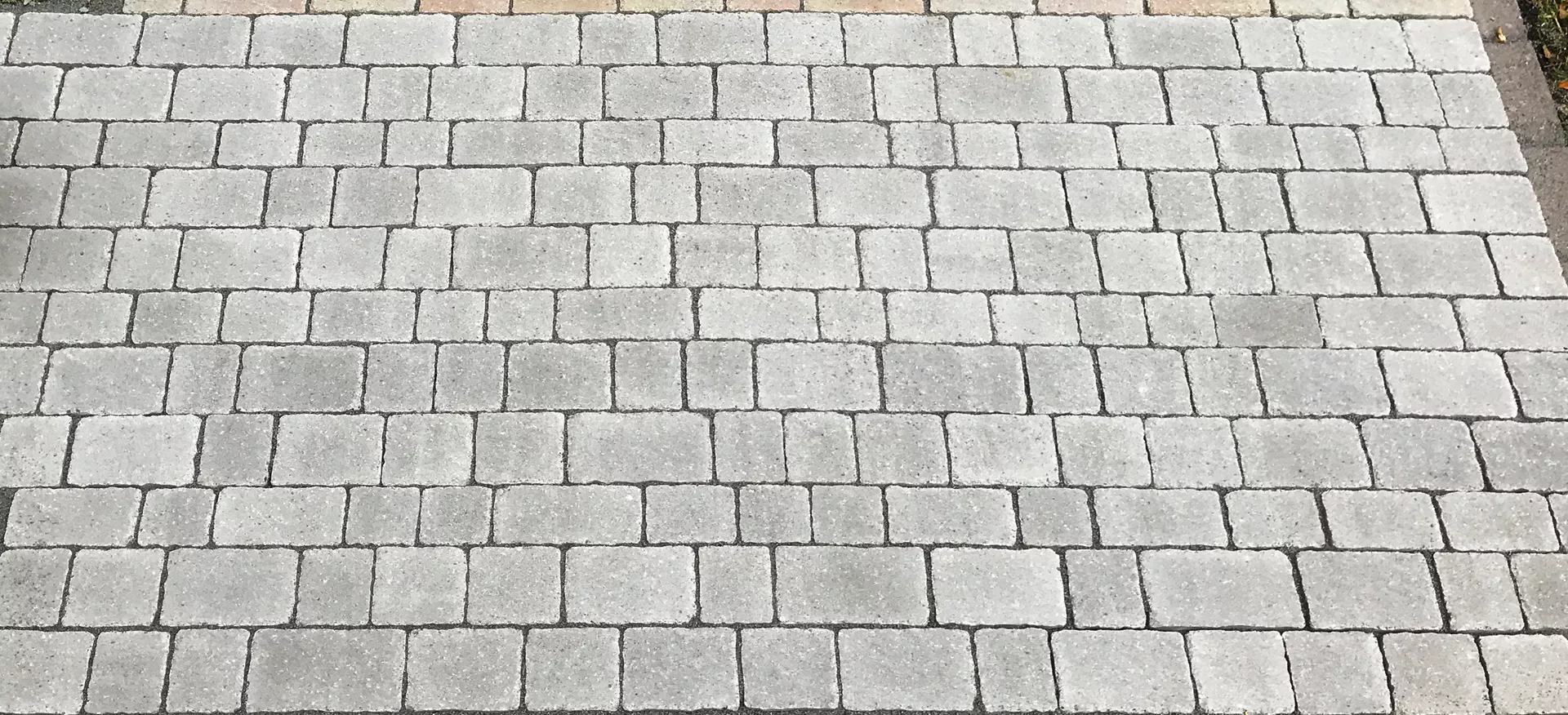 FRIEDA Wildpflaster perlgrau strukturiert Kanten gebr. L 9.4-19.4 cm B 9.4-11.9 cm H 7 cm