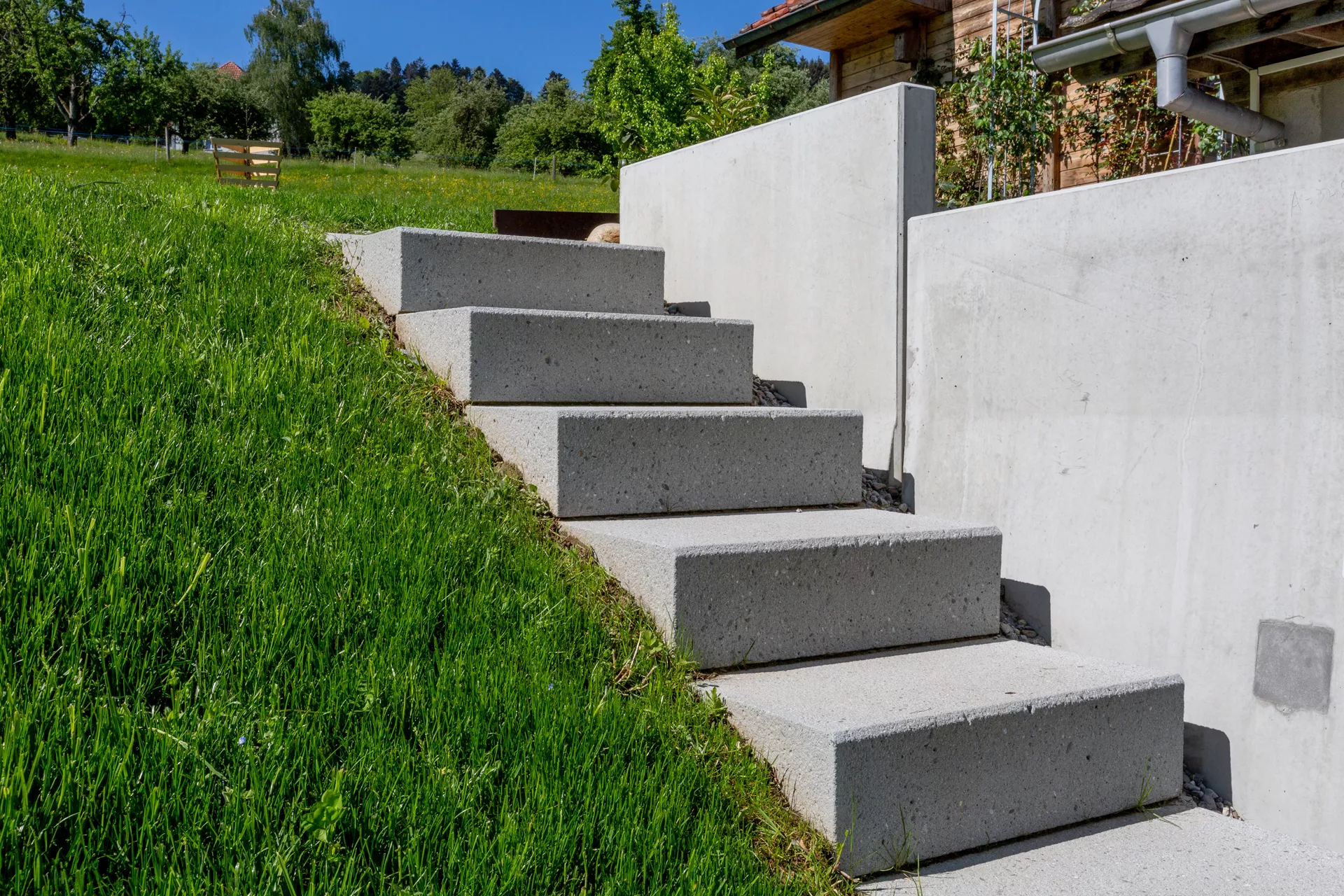 PARCO Blockstufe grau gestrahlt stirnseitig gefast L 80 cm B 36 cm H 15 cm