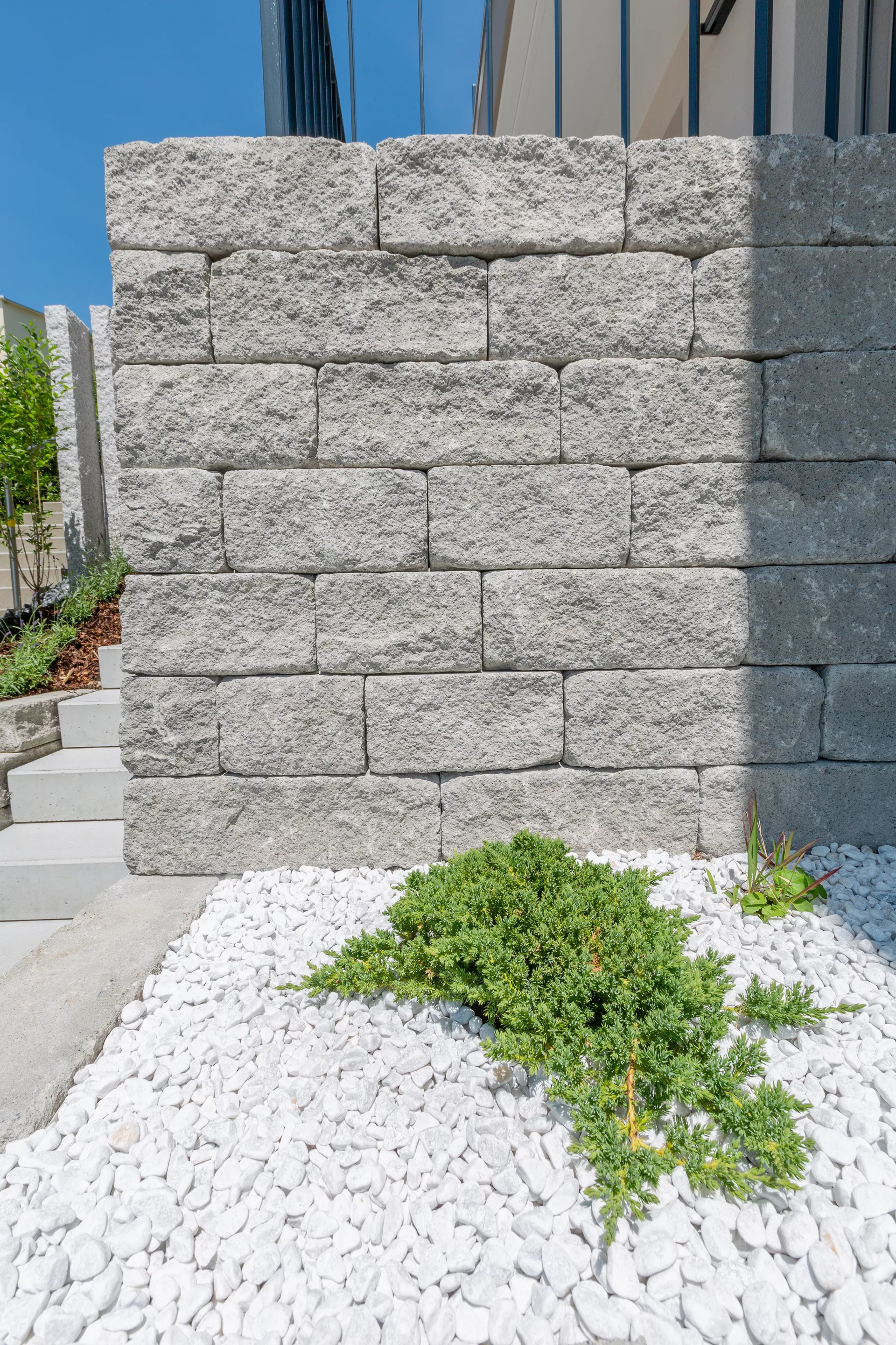 SANTURO Mini Landhausmauer 2-seitig gespalten grau L 30-50 cm B 15 cm H 15 cm