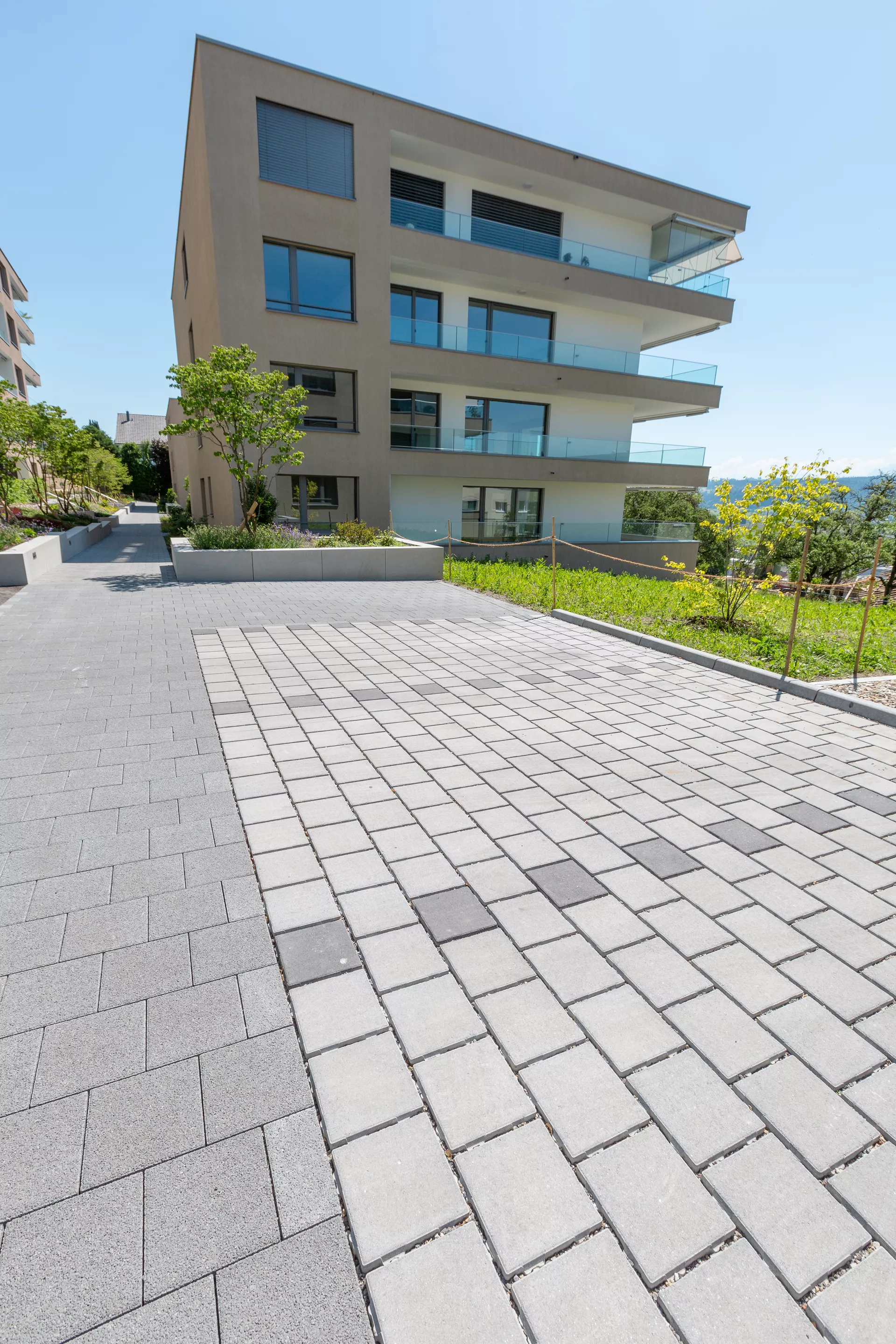 CARENA SPLITT Ökostein mit Nocken grau glatt gefast L 25 cm B 25 cm H 8 cm