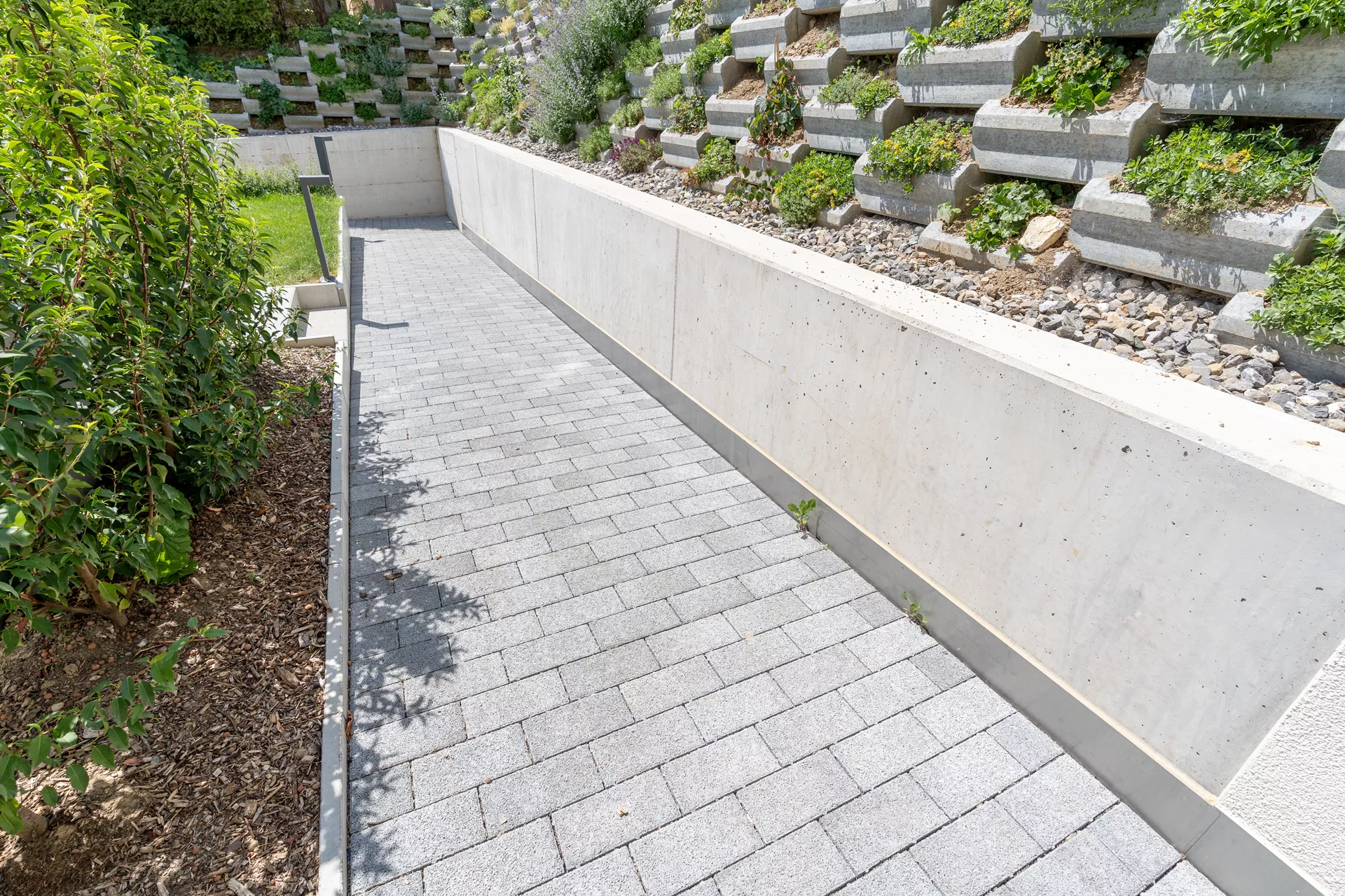 ROZTEC Winkelplatten Typ Midi bewehrt grau glatt gefast L 200 cm B 75 cm H 125 cm W 9-18 cm