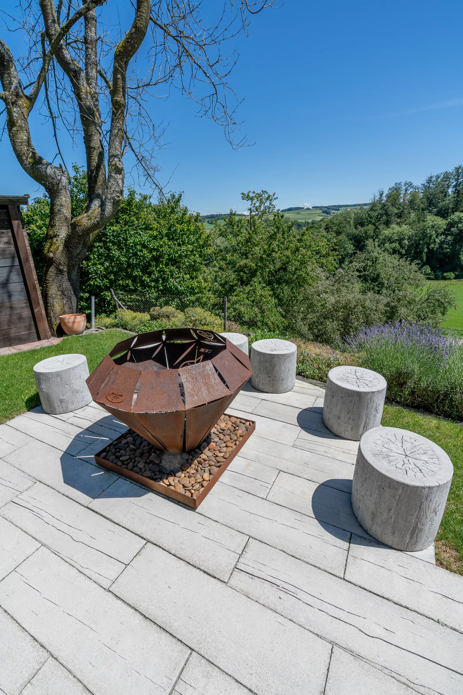 LENIA Gartenplatte mit Holzstruktur Normalplatte naturgrau strukturiert gerundet L 88-89 cm B 24.5-25.5 cm H 5 cm