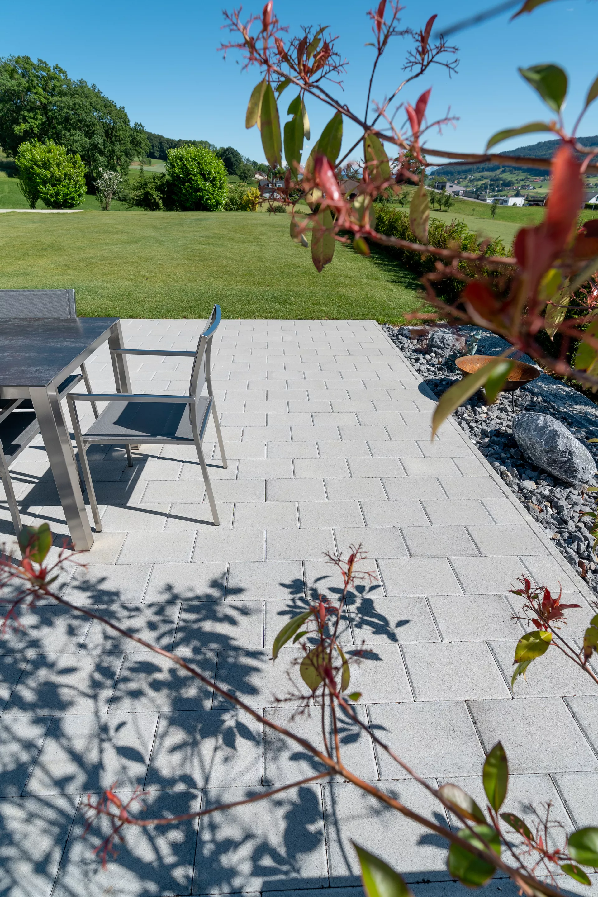 CLASSIC Pflasterstein mit Nocken grau glatt gefast L 30 cm B 20 cm H 6 cm