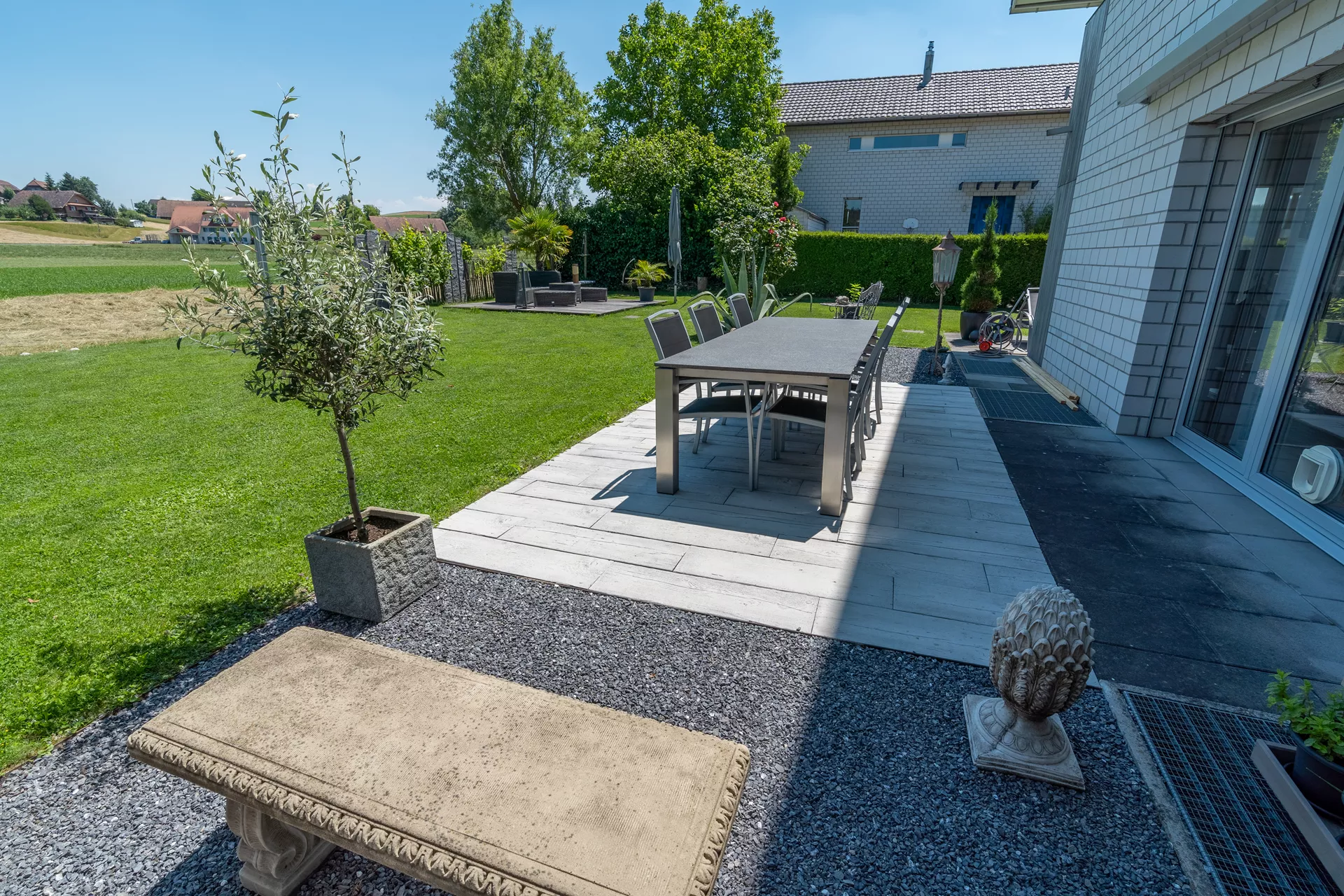 LENIA Gartenplatte mit Holzstruktur Normalplatte naturgrau strukturiert gerundet L 88-89 cm B 24.5-25.5 cm H 5 cm