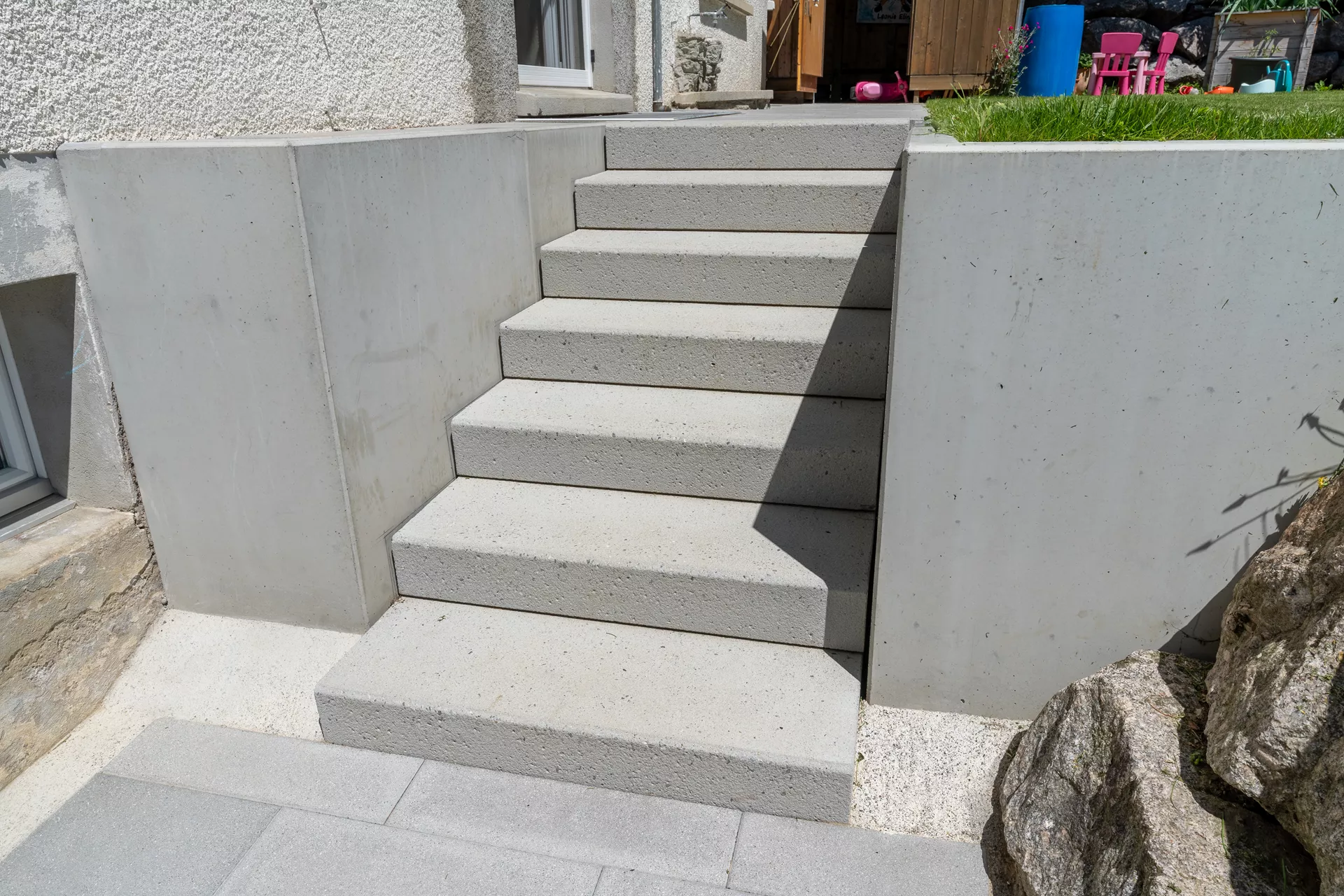 PARCO Blockstufe grau gestrahlt stirnseitig gefast L 100 cm B 36 cm H 15 cm