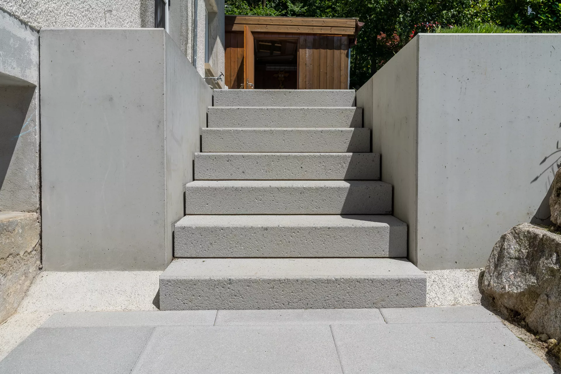 PARCO Blockstufe grau gestrahlt stirnseitig gefast L 100 cm B 36 cm H 15 cm