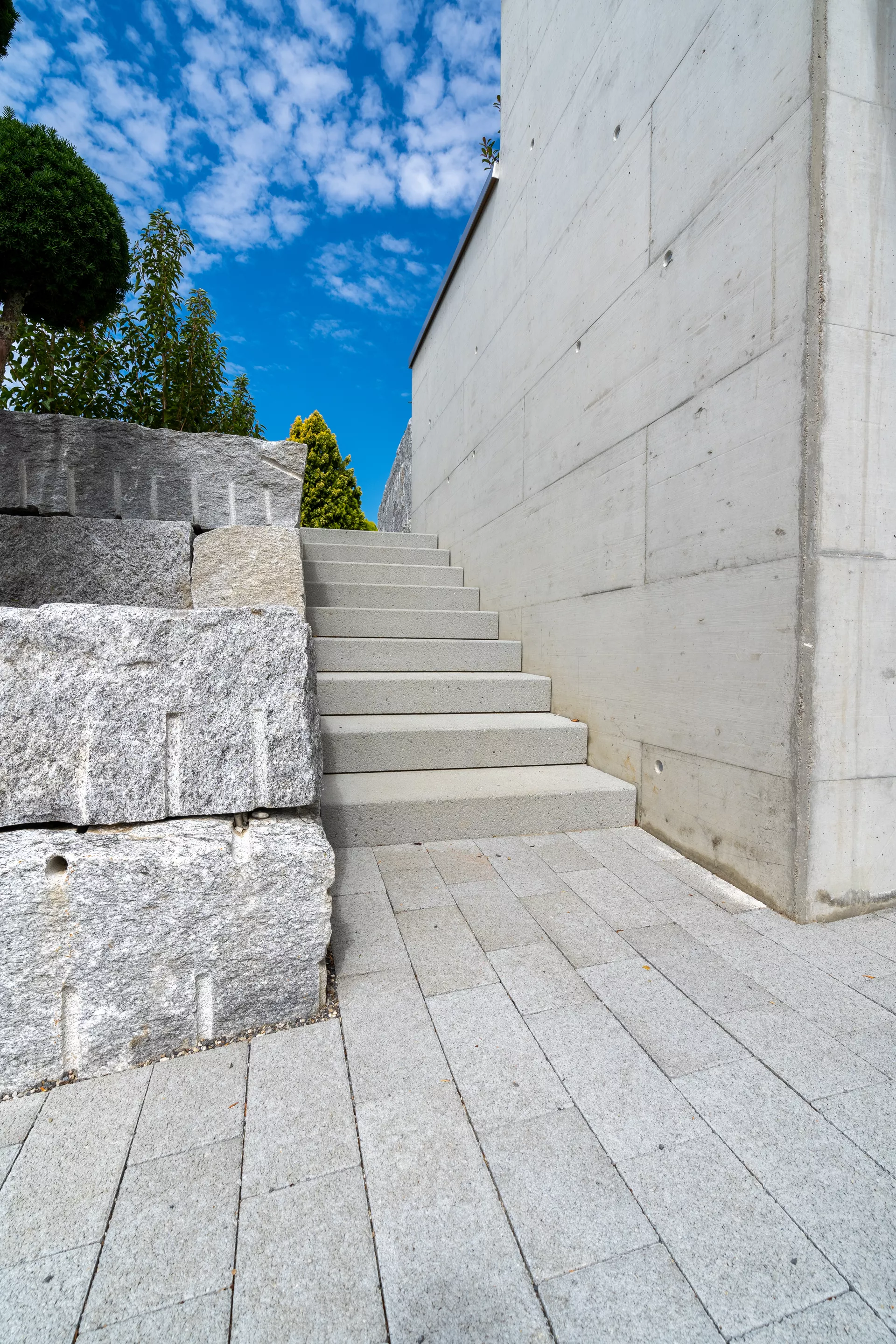 PARCO Blockstufe grau gestrahlt stirnseitig gefast L 80 cm B 36 cm H 15 cm