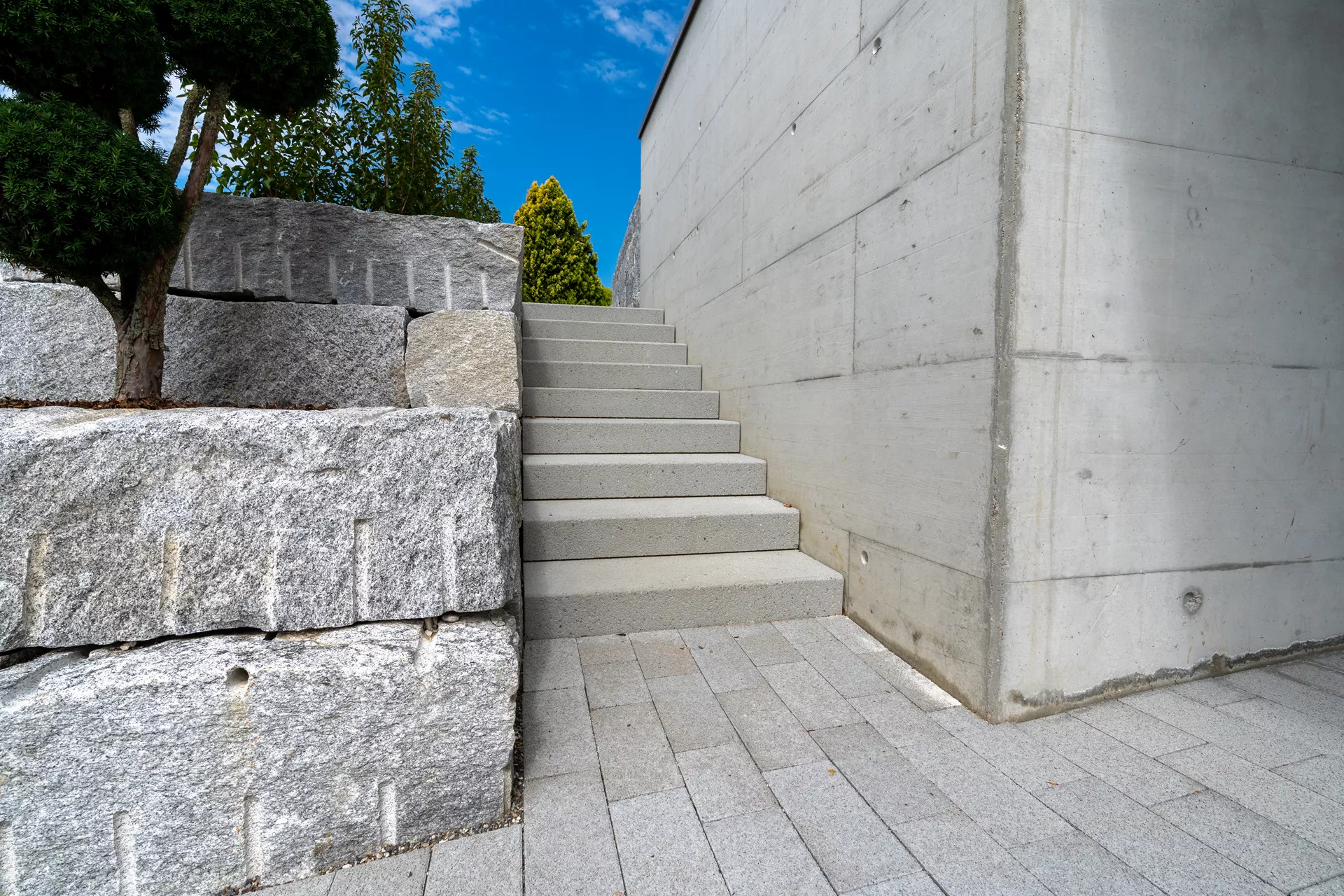 PARCO Blockstufe grau gestrahlt stirnseitig gefast L 80 cm B 36 cm H 15 cm