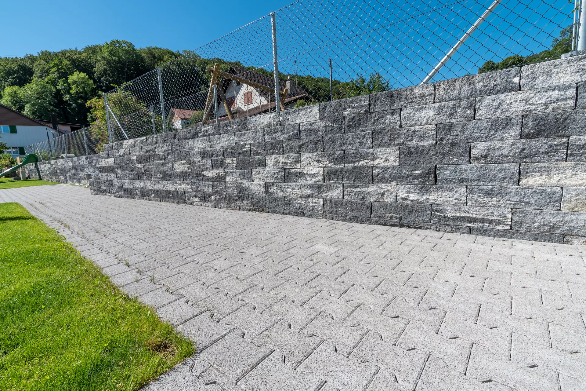 VERZASCA Felsmauer allseitig gespalten grau marmoriert L 48 cm B 16 cm H 22.5 cm