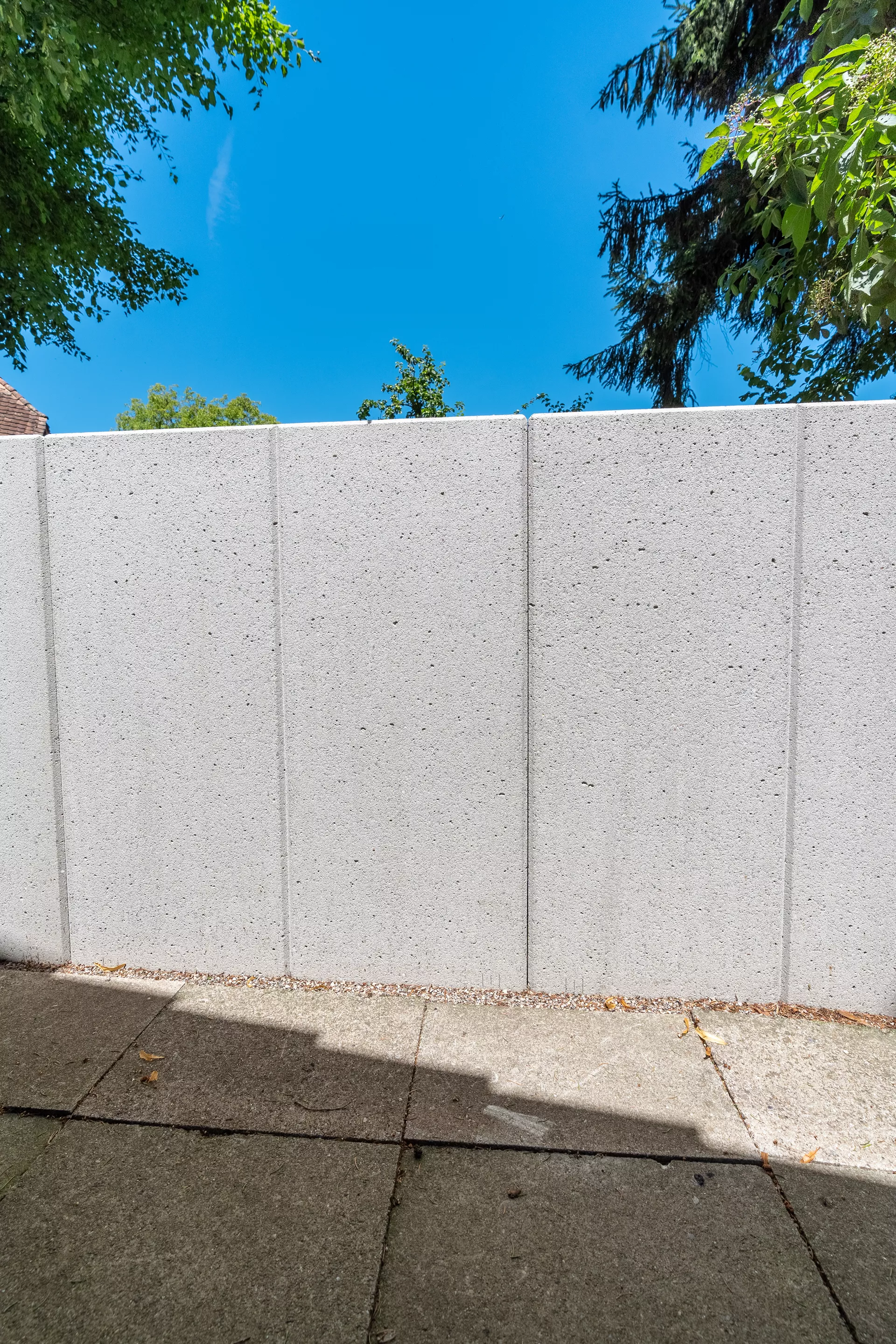 EXACTA Winkelplatte Typ 2 grau gestrahlt gefast bewehrt L 99 cm B 70 cm H 130 cm W 12 cm