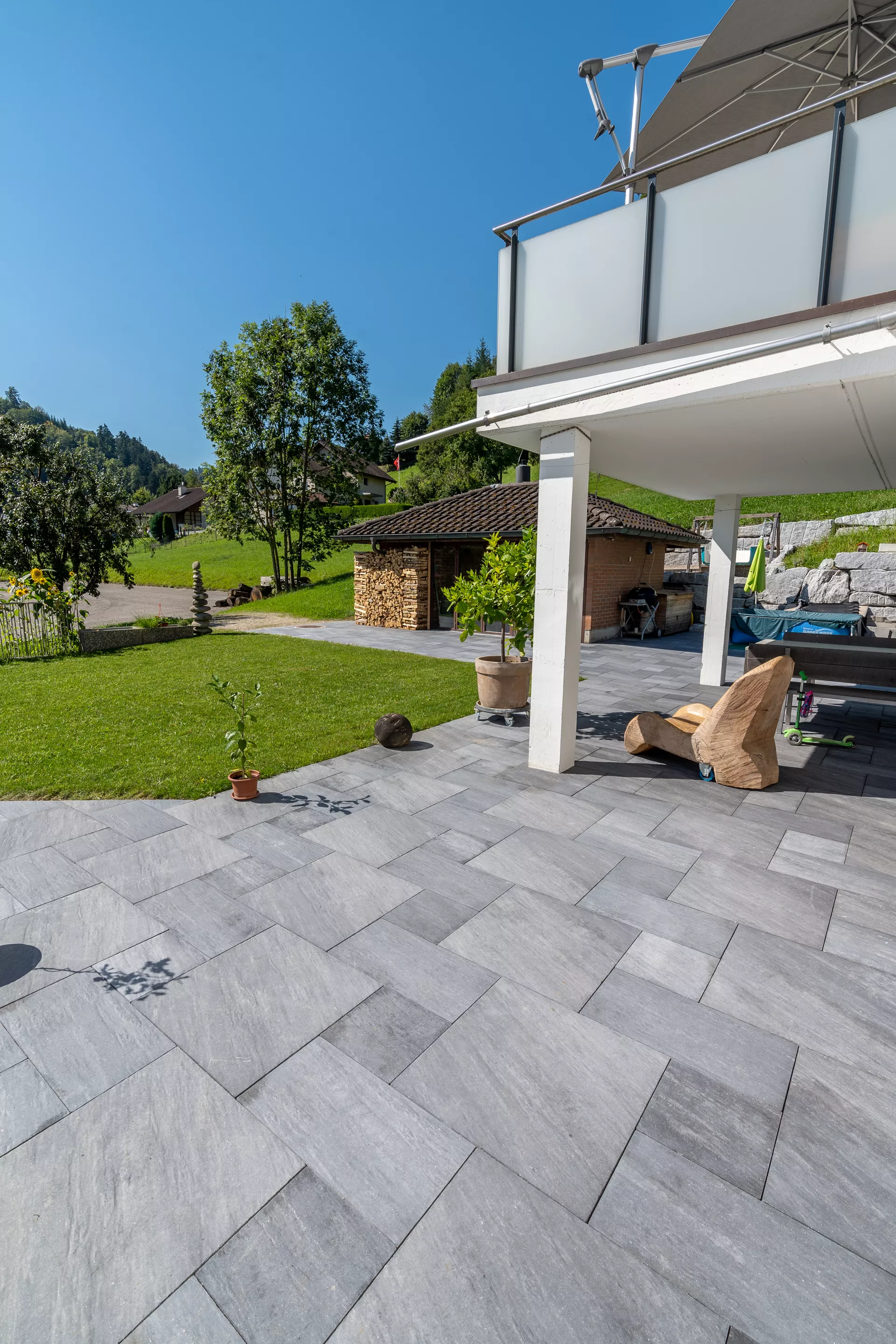 NATURE MOMENTS Gartenplatte dunkelgrau mit Schieferstruktur vollkantig L 60 cm B 60 cm H 5.5 cm