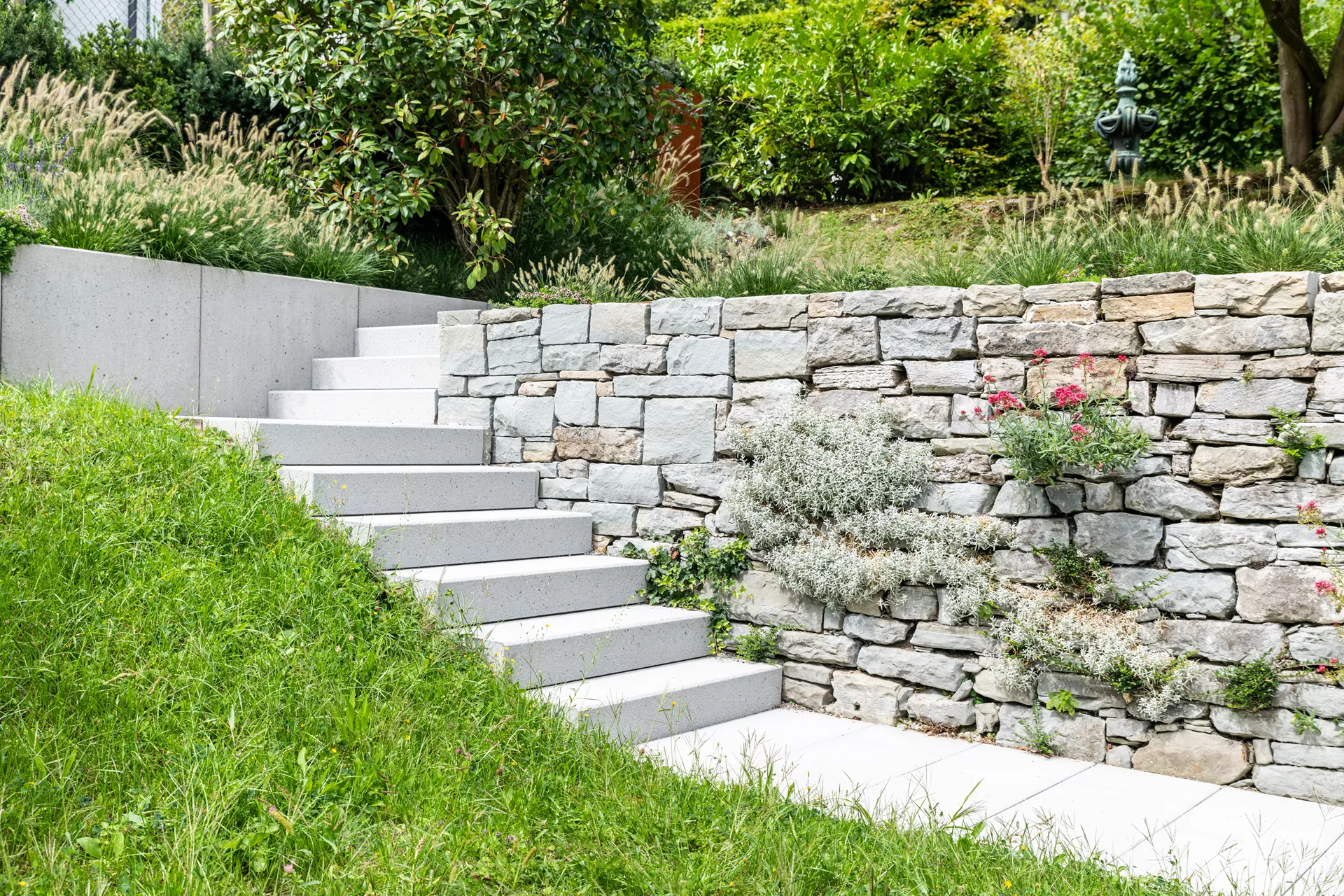 PARCO Blockstufe grau gestrahlt stirnseitig gefast L 120 cm B 36 cm H 15 cm