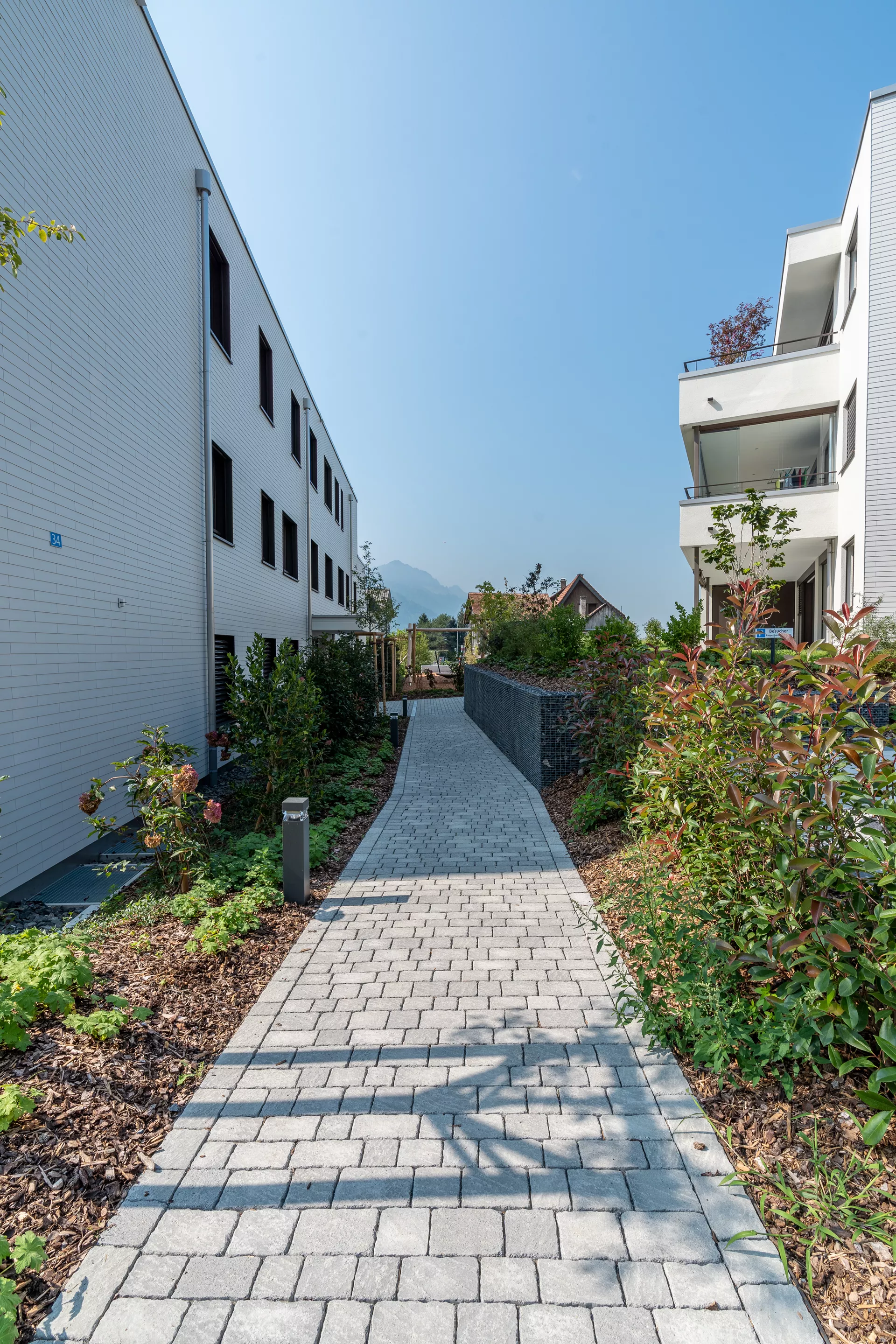 FRIEDA Wildpflaster perlgrau strukturiert Kanten gebr. L 9.4-19.4 cm B 9.4-11.9 cm H 7 cm