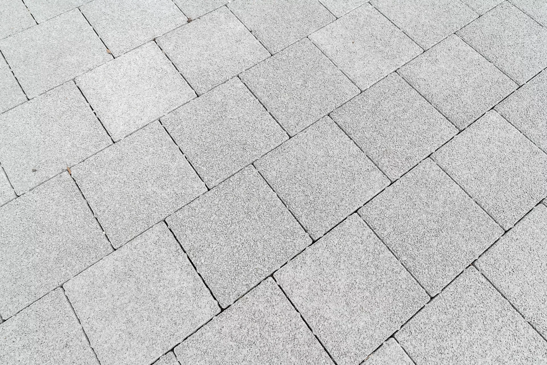 CARENA Sickerstein fino mit Nocken grau haufwerksporig gefast L 25 cm B 25 cm H 8 cm