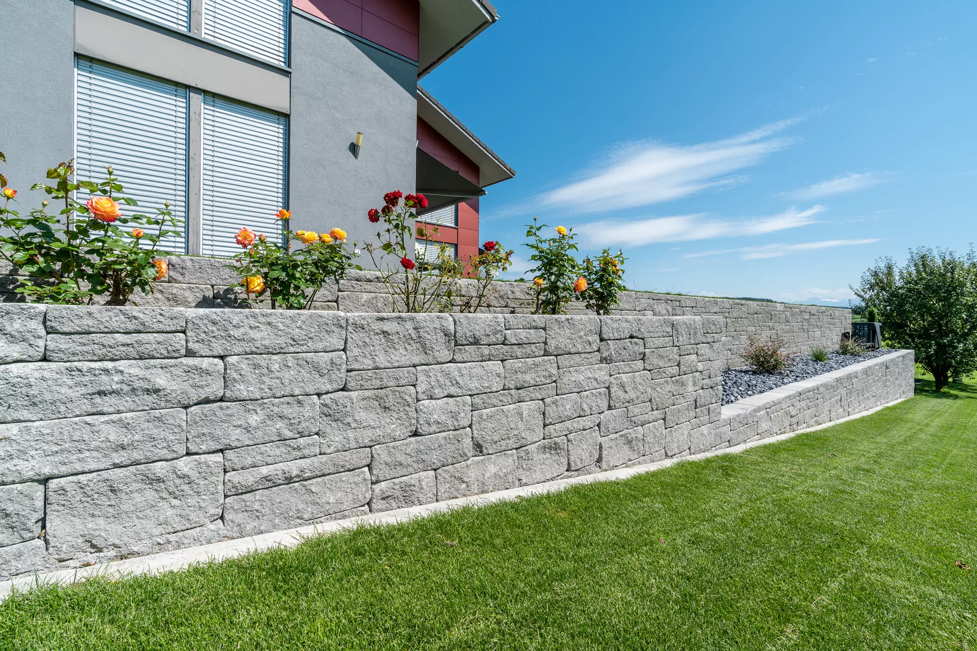 SANTURO Landhausmauer Typ 2 2-seitig gespalten grau Kanten gebrochen L 30-50 cm B 25 cm H 15 cm