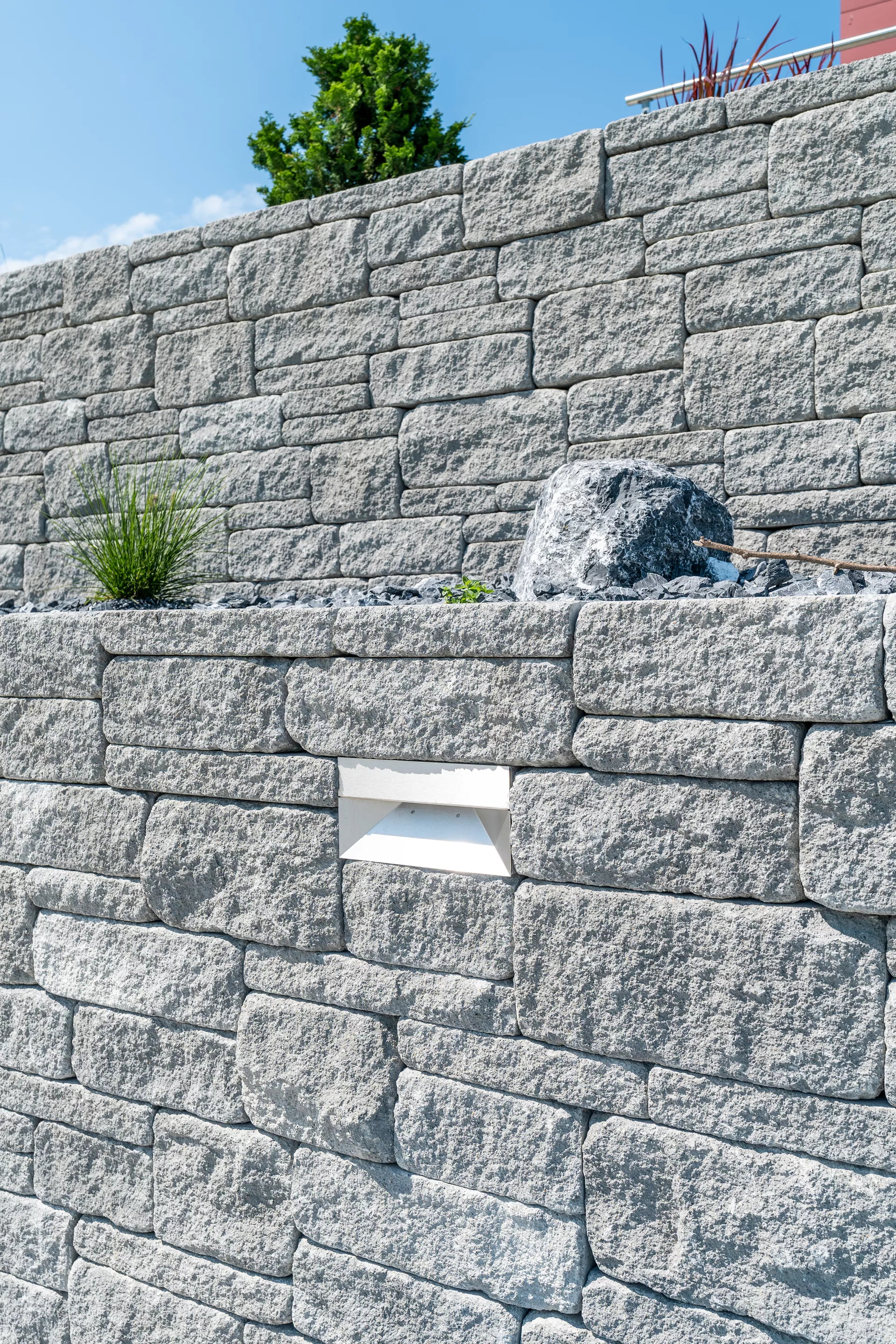 SANTURO Landhausmauer Typ 2 2-seitig gespalten grau Kanten gebrochen L 30-50 cm B 25 cm H 15 cm