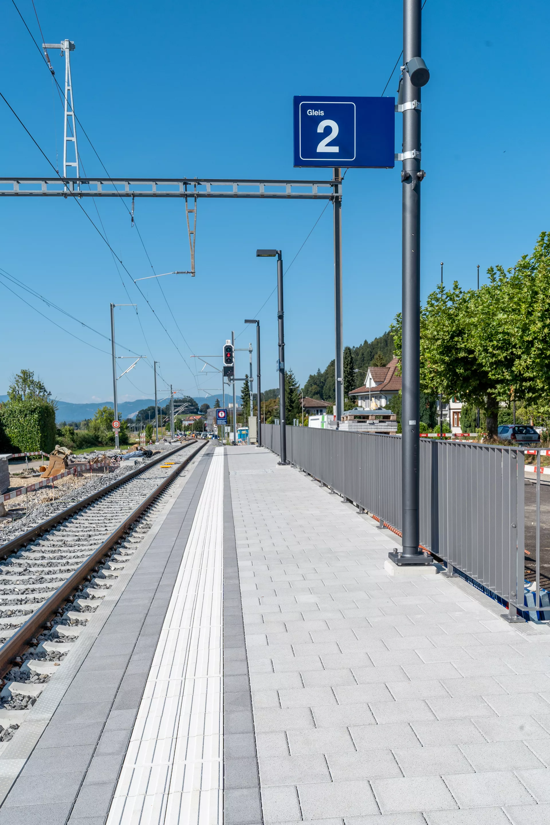 CARENA Pflasterstein mit Nockenverbund grau gewaschen gefast L 25 cm B 25 cm H 6 cm