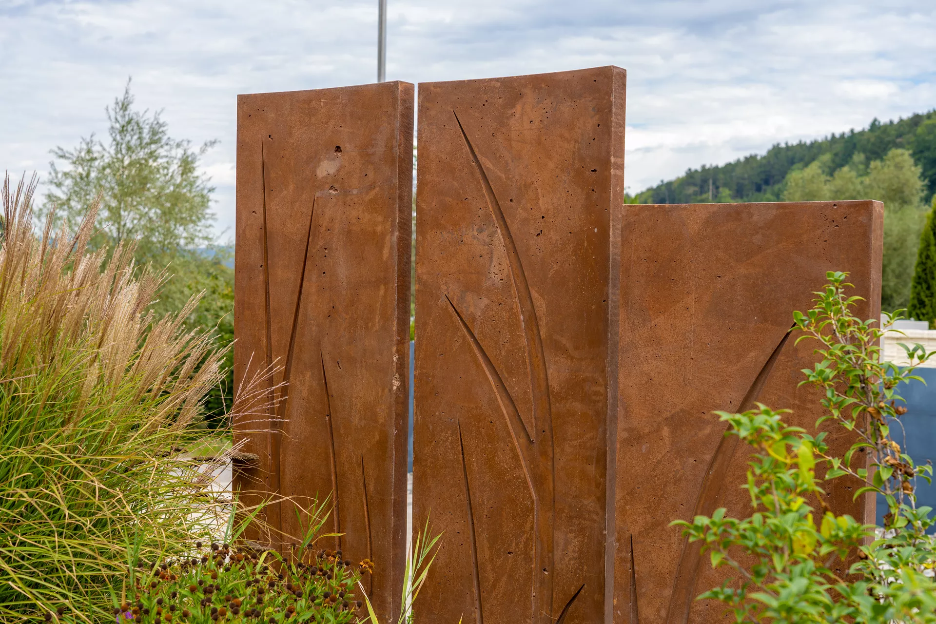 FERRO CONCRETE Betonstele bewehrt mit Motiv 2 Rost glatt vollkantig L 50 cm B 6 cm H 100 cm