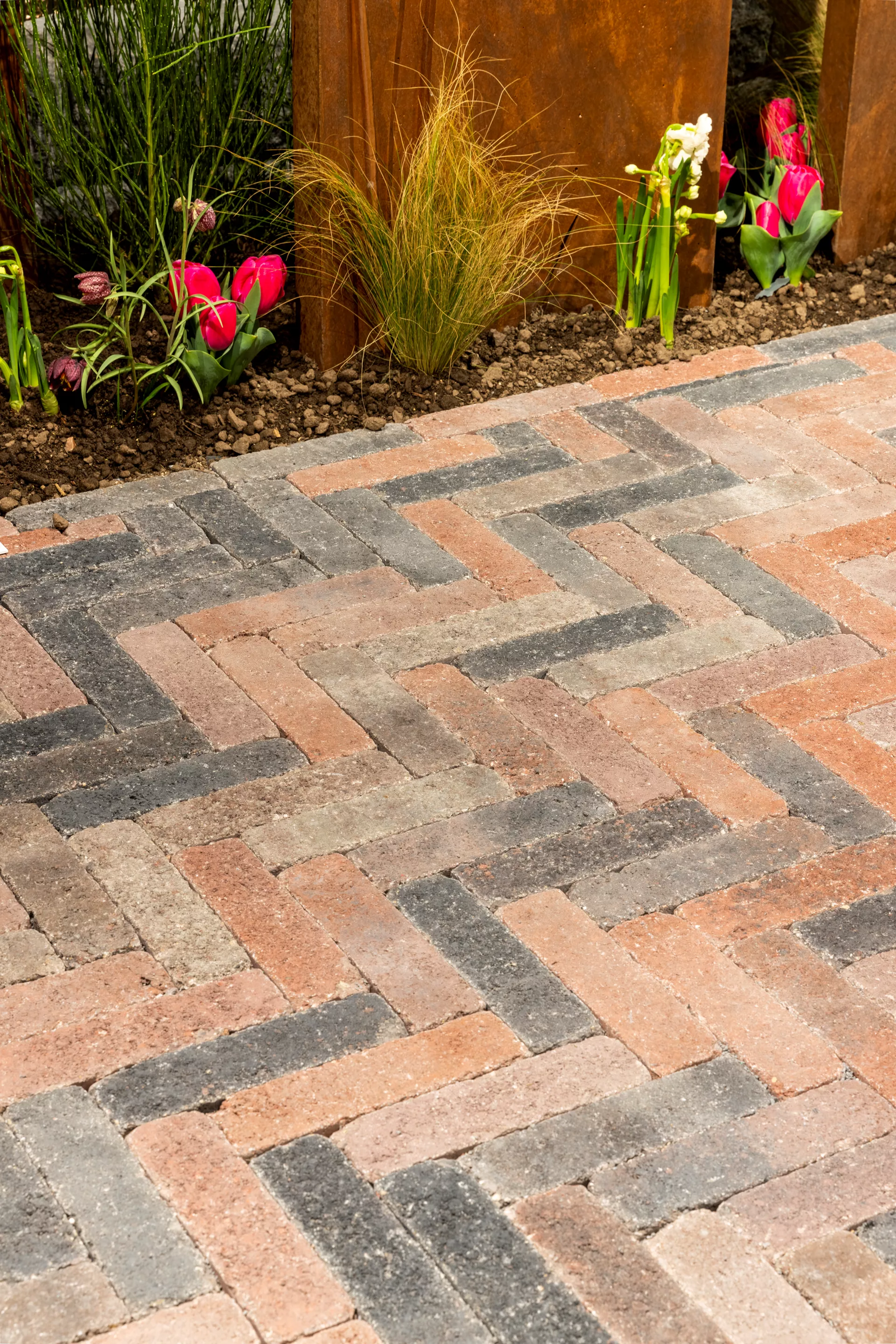 RIEMO Pflasterstein Herbstlaub (rot-grau) Kanten gebrochen L 22 cm B 6 cm H 8 cm