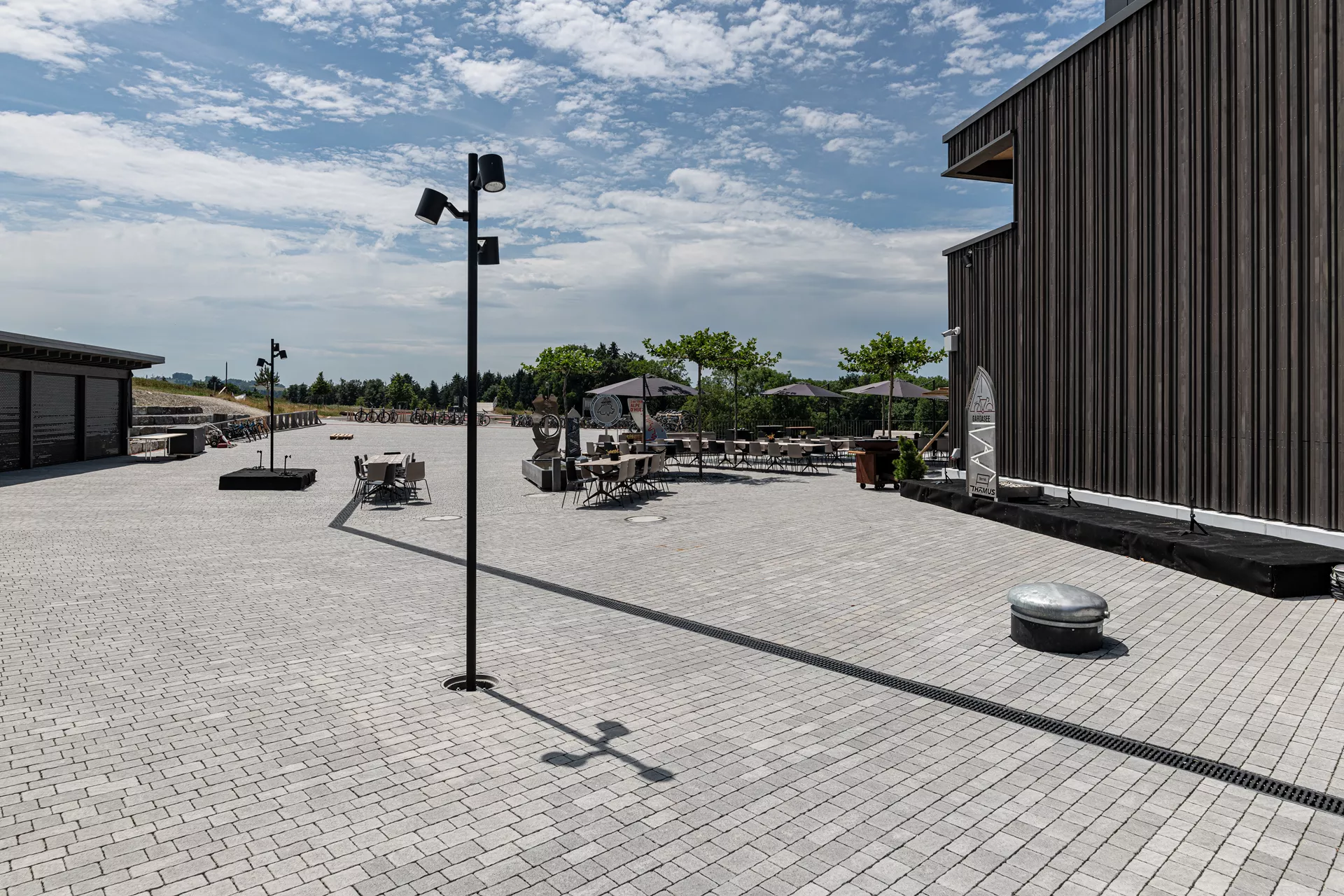 FRIEDA Wildpflaster perlgrau strukturiert Kanten gebr. L 9.4-19.4 cm B 9.4-11.9 cm H 7 cm