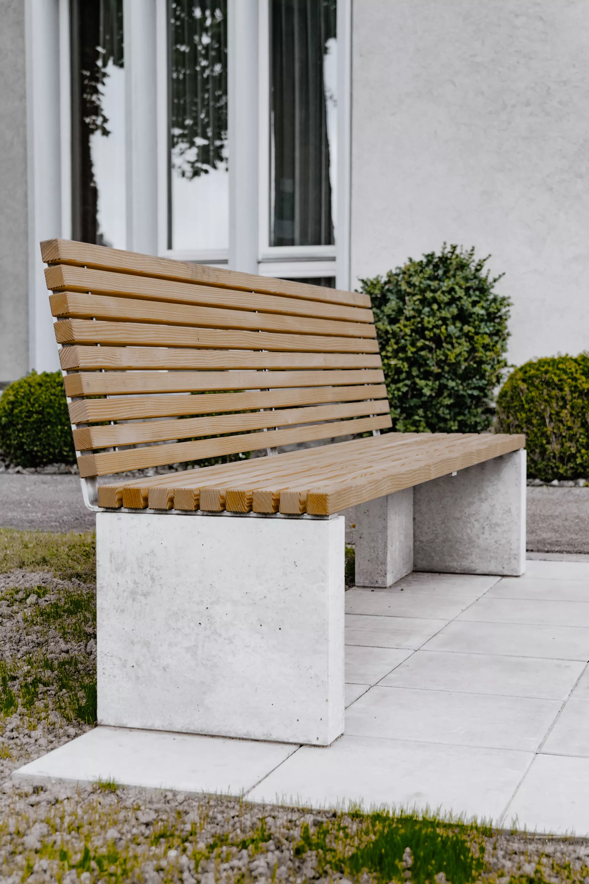 INTERMEZZO Variabank Betonwinkel Typ 1 grau glatt vollkantig inkl. Versetz- und Montageh. M12/40 mm L 45 cm B 45 cm H 40 cm W 10 cm