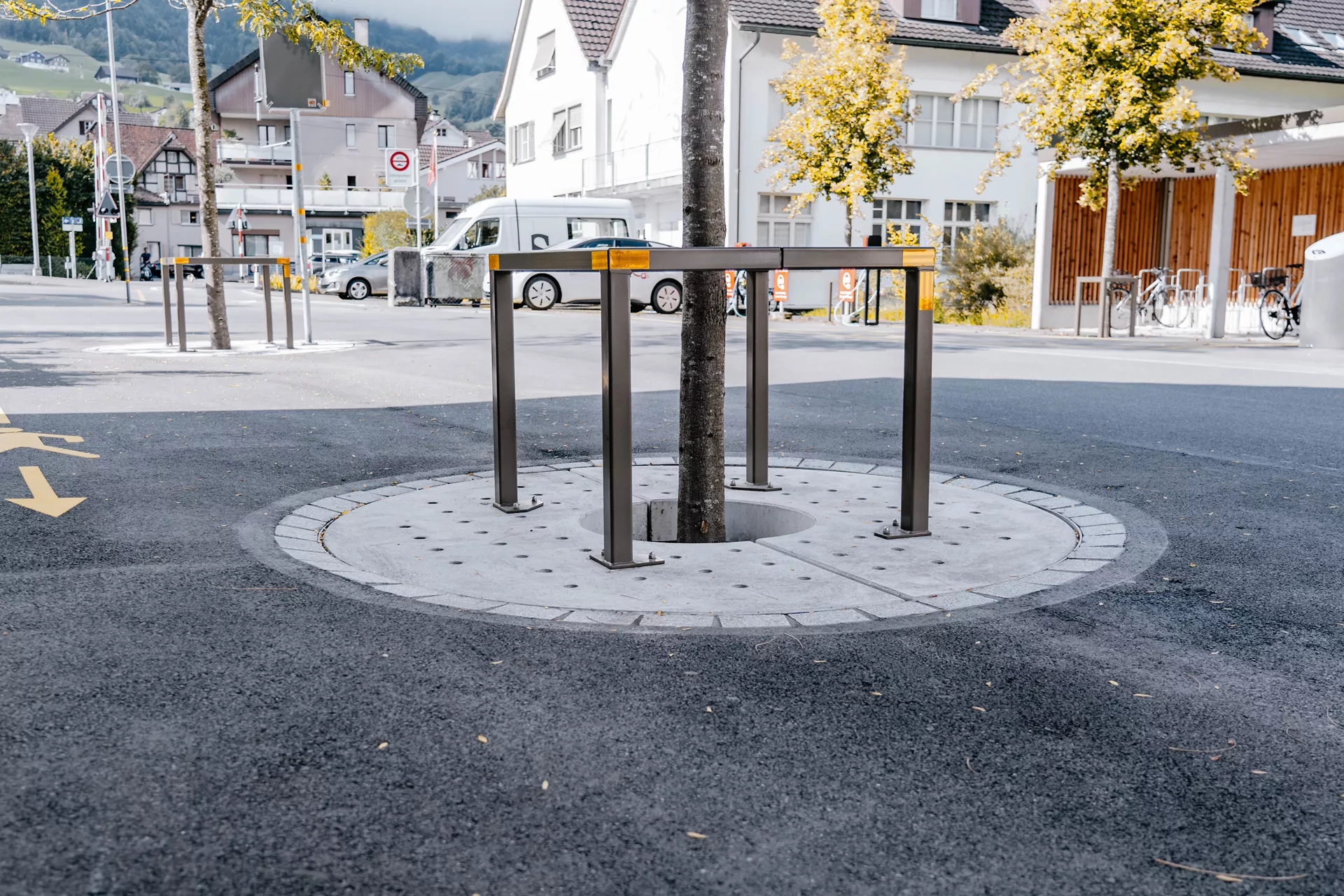 TREETUB Betondeckel 2-teilig mit Stammöffnung zentrisch D 220 cm H 12 cm