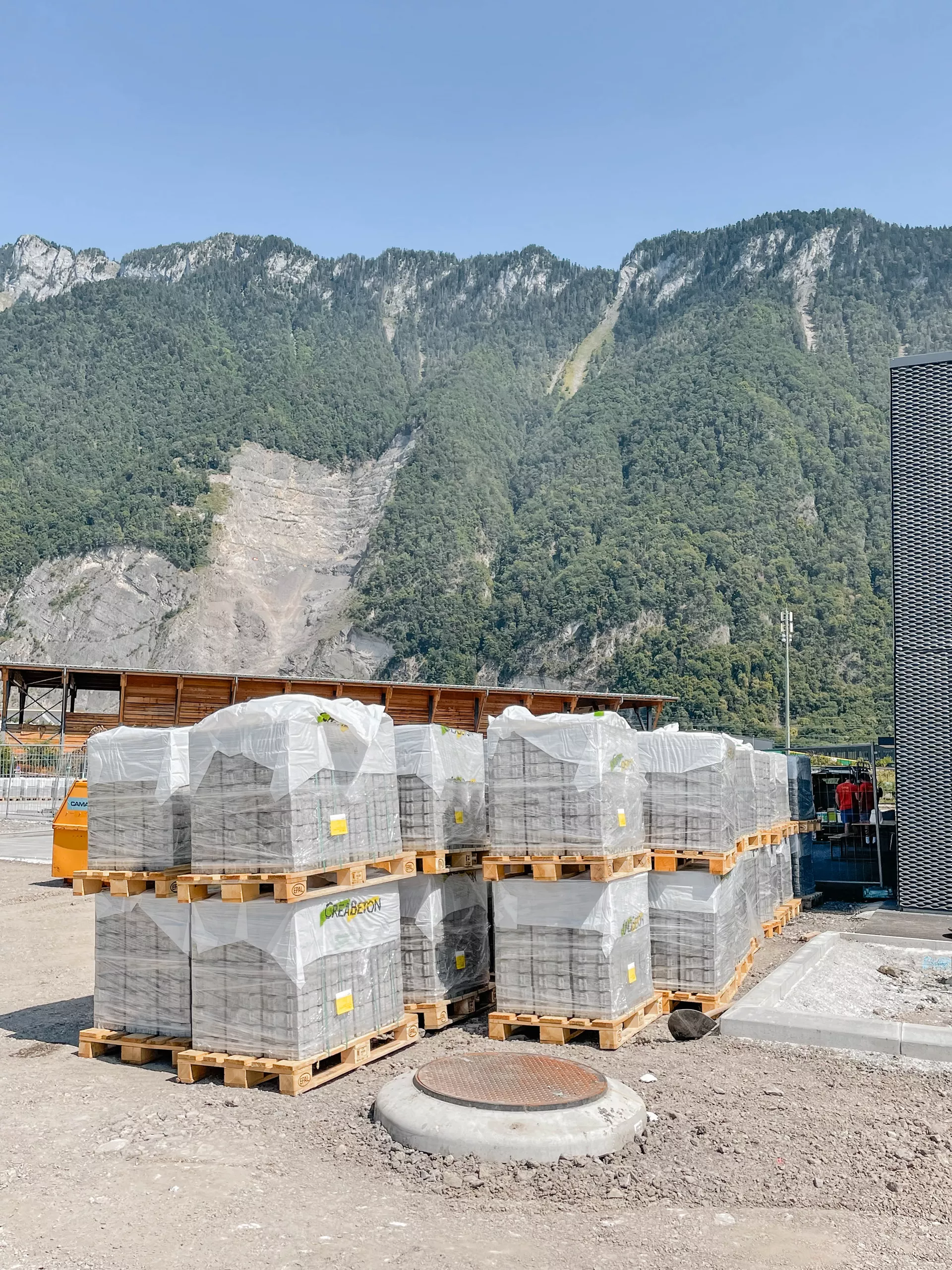 CARENA SPLITT Ökostein mit Nocken grau glatt gefast L 25 cm B 25 cm H 8 cm