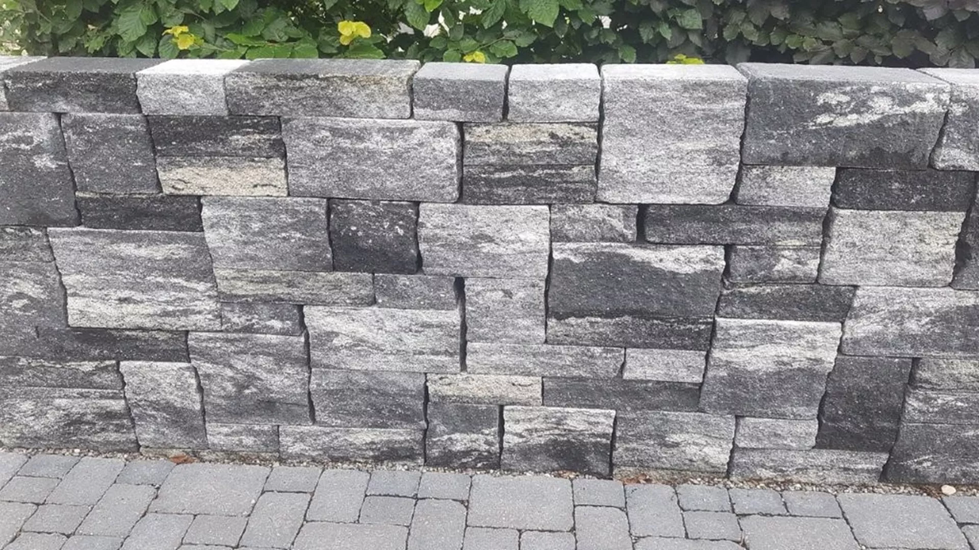 VERZASCA Weinbergmauer allseitig gerumpelt grau marmoriert L 16 cm B 16 cm H 22.5 cm