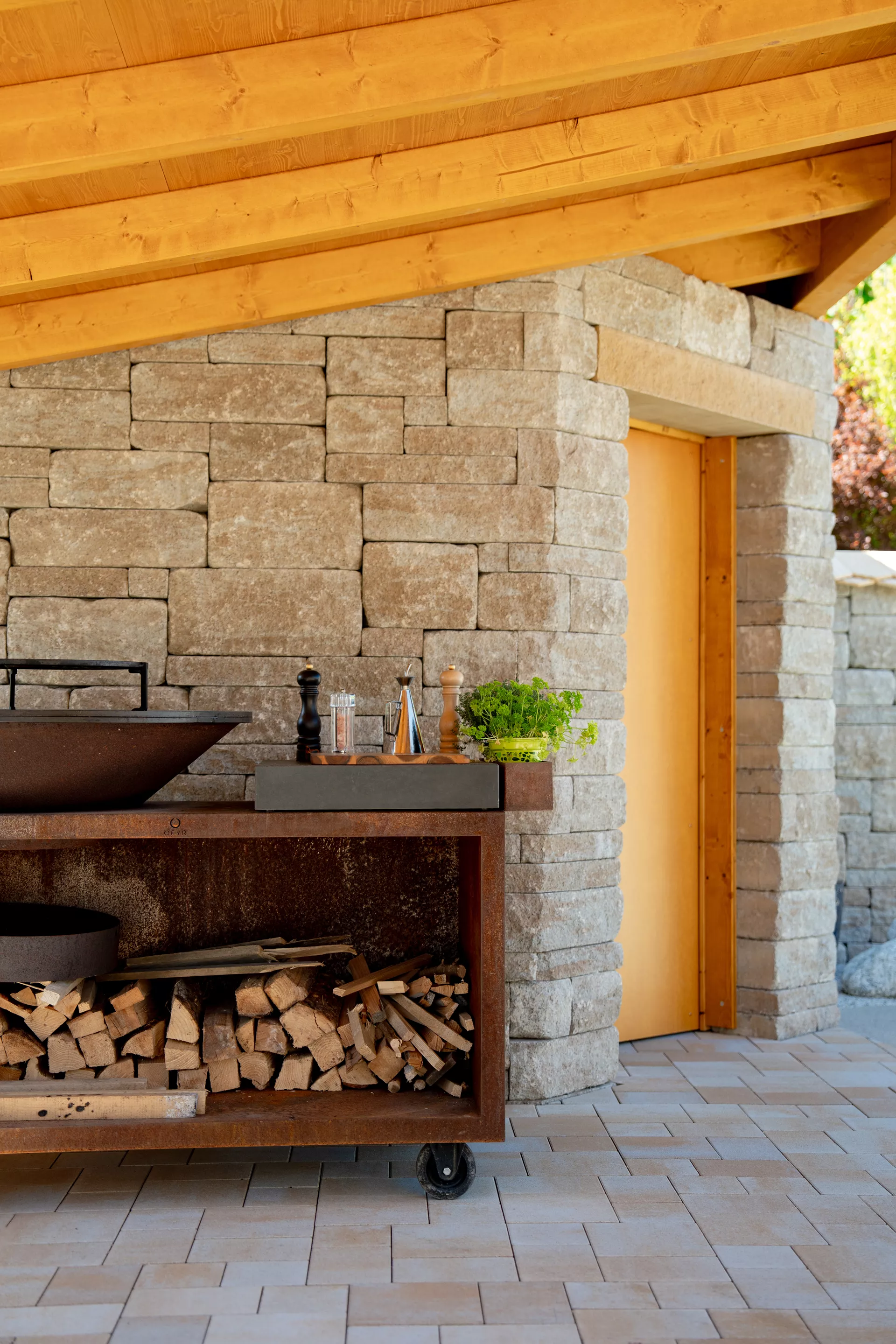 SANTURO Landhausmauer Typ 2 2-seitig gespalten jurakalk Kanten gebrochen L 30-50 cm B 25 cm H 15 cm