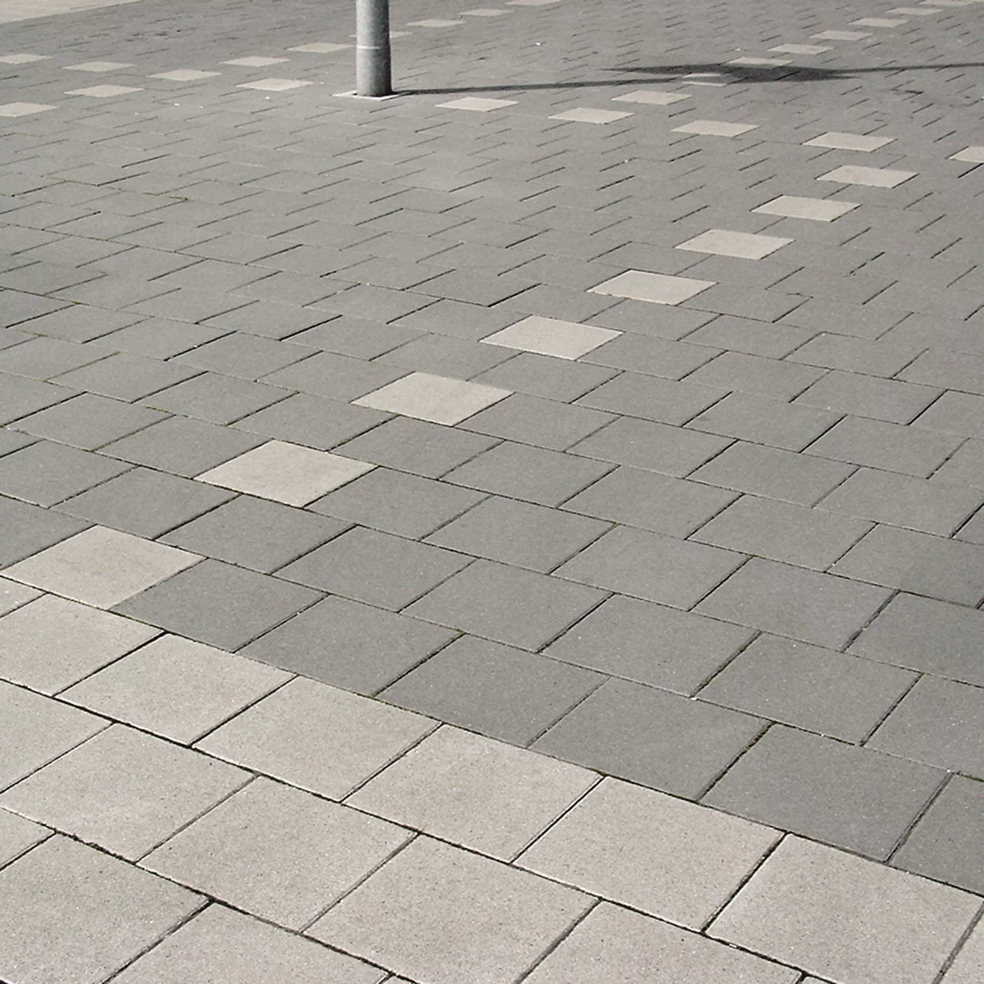 VS 5<sup>®</sup> Schwerlastpflastersteine mit 5-facher Versc hiebesicherung