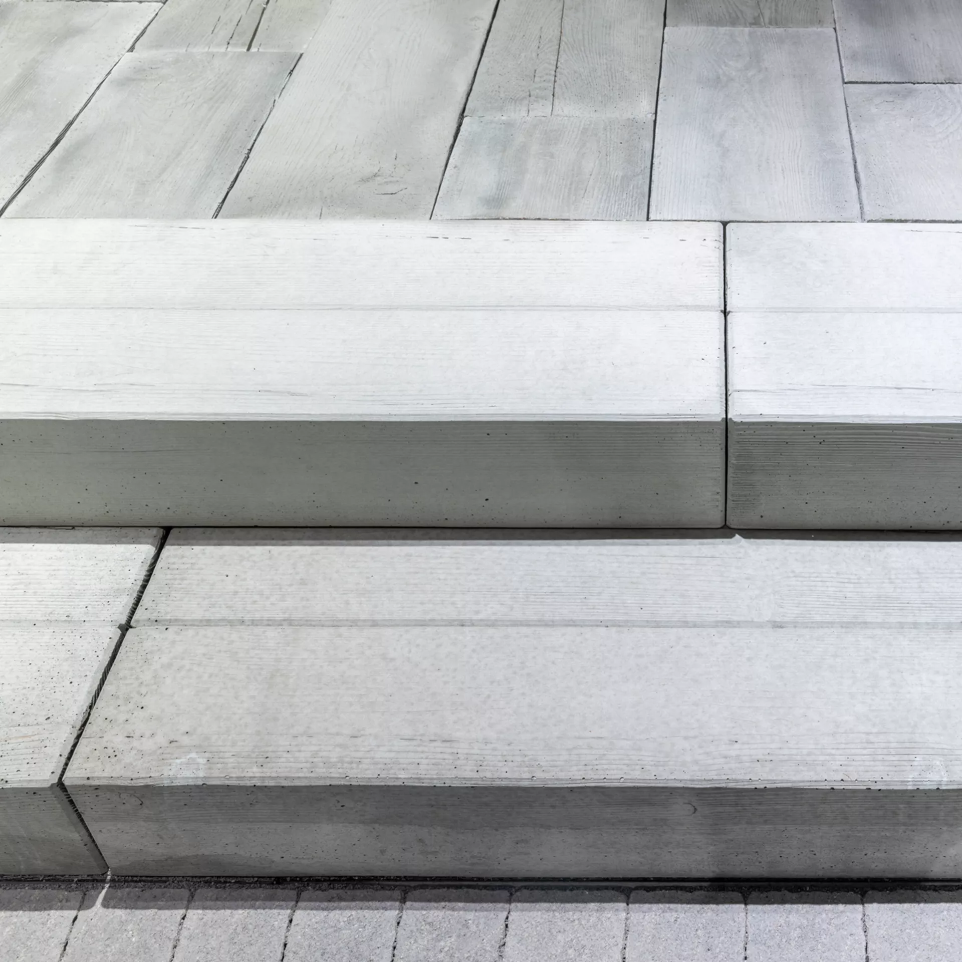 LENIA Blockstufen mit Holzstruktur