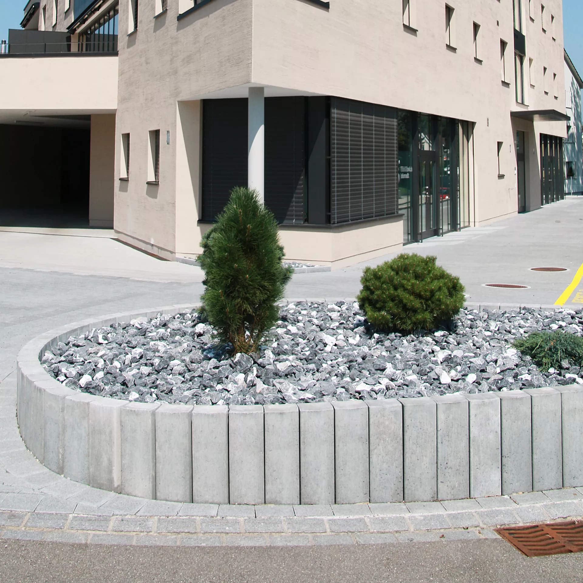 LENIA Palisaden mit Holzstruktur