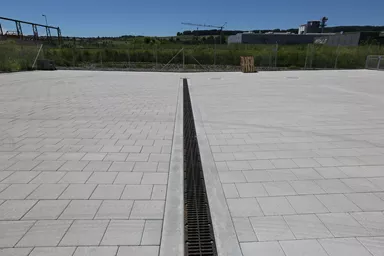 VS 5 Schwerlaststein mit Verschiebesicherung grau glatt gefast englisch palettiert L 30 cm B 30 cm H 10.8 cm