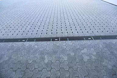 TEGULA SPLITT Ökostein mit Nocken Normalstein grau Kanten gebrochen L 23.2 cm B 17.2 cm H 7 cm