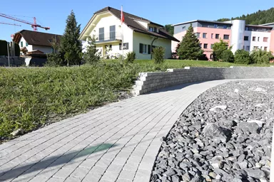 FRIEDA Pflasterstein perlgrau strukturiert Kanten gebr. L 8.8-11.8 cm B 9.8 cm H 7 cm