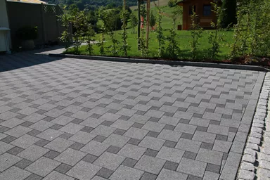 CARENA Sickerstein fino mit Nocken grau haufwerksporig gefast L 25 cm B 25 cm H 8 cm