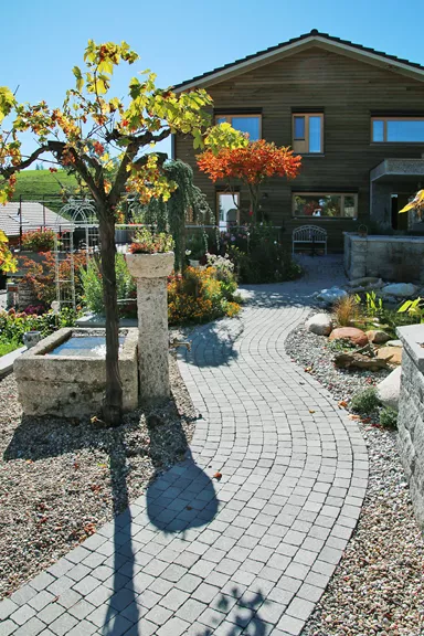 FRIEDA Pflasterstein perlgrau strukturiert Kanten gebr. L 8.8-11.8 cm B 9.8 cm H 7 cm